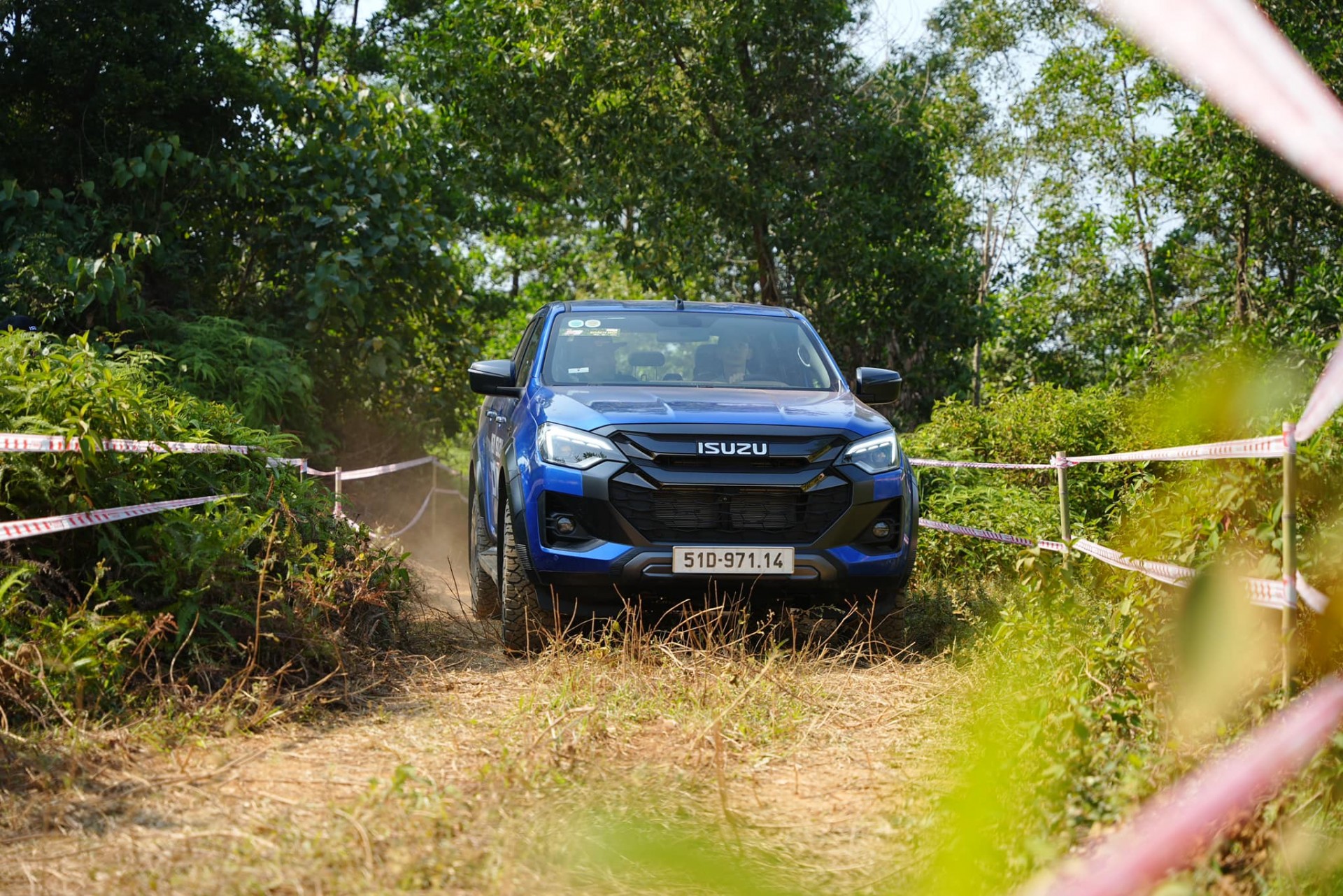 Isuzu Việt Nam mang bộ đôi New Isuzu D-Max và mu-X tới khuấy đảo PVOIL VOC 2024 Isuzu Việt Nam mang bộ đôi New Isuzu D-Max và mu-X tới khuấy đảo PVOIL VOC 2024