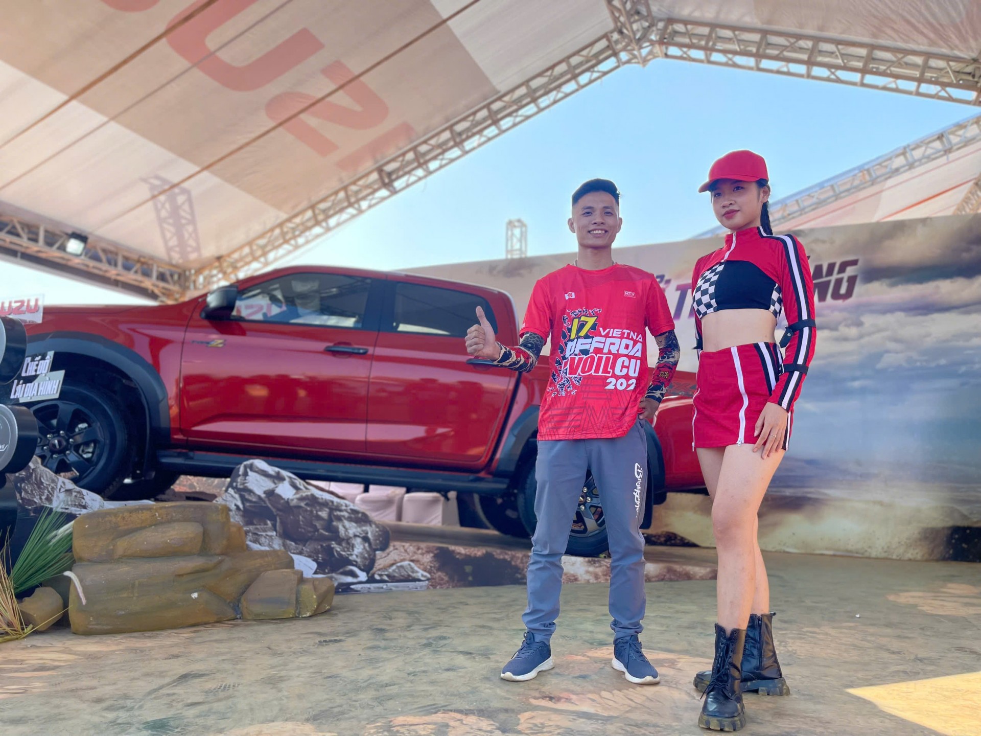 Isuzu Việt Nam mang bộ đôi New Isuzu D-Max và mu-X tới khuấy đảo PVOIL VOC 2024 Isuzu Việt Nam mang bộ đôi New Isuzu D-Max và mu-X tới khuấy đảo PVOIL VOC 2024