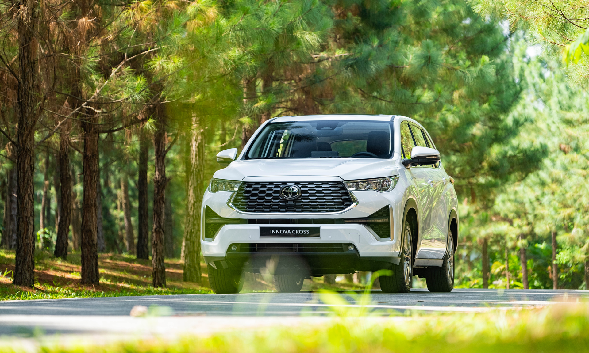 Innova Cross có gì để khách hàng sẵn sàng chờ đợi ngày nhận xe? Innova Cross có gì để khách hàng sẵn sàng chờ đợi ngày nhận xe?