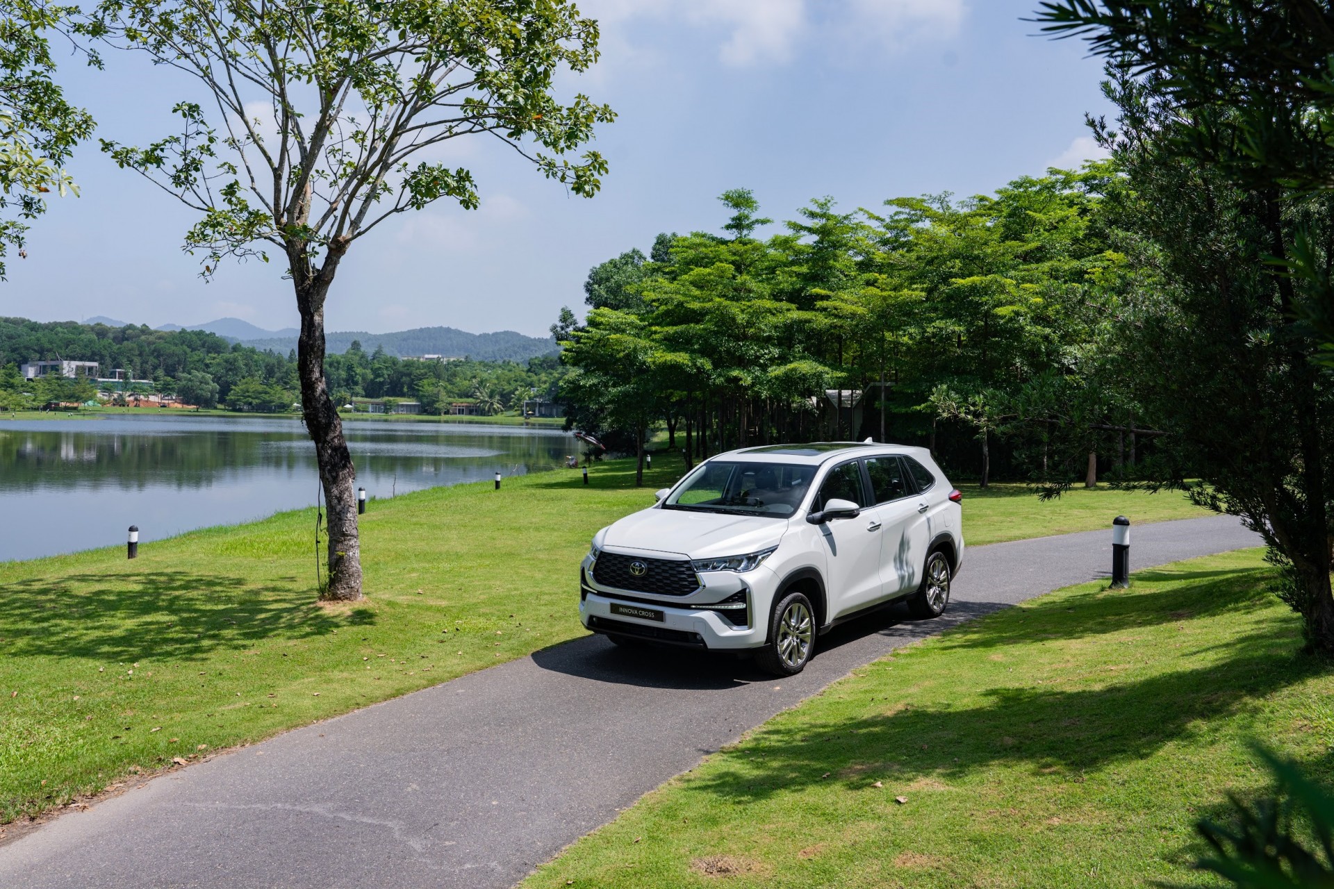 Toyota Innova Cross