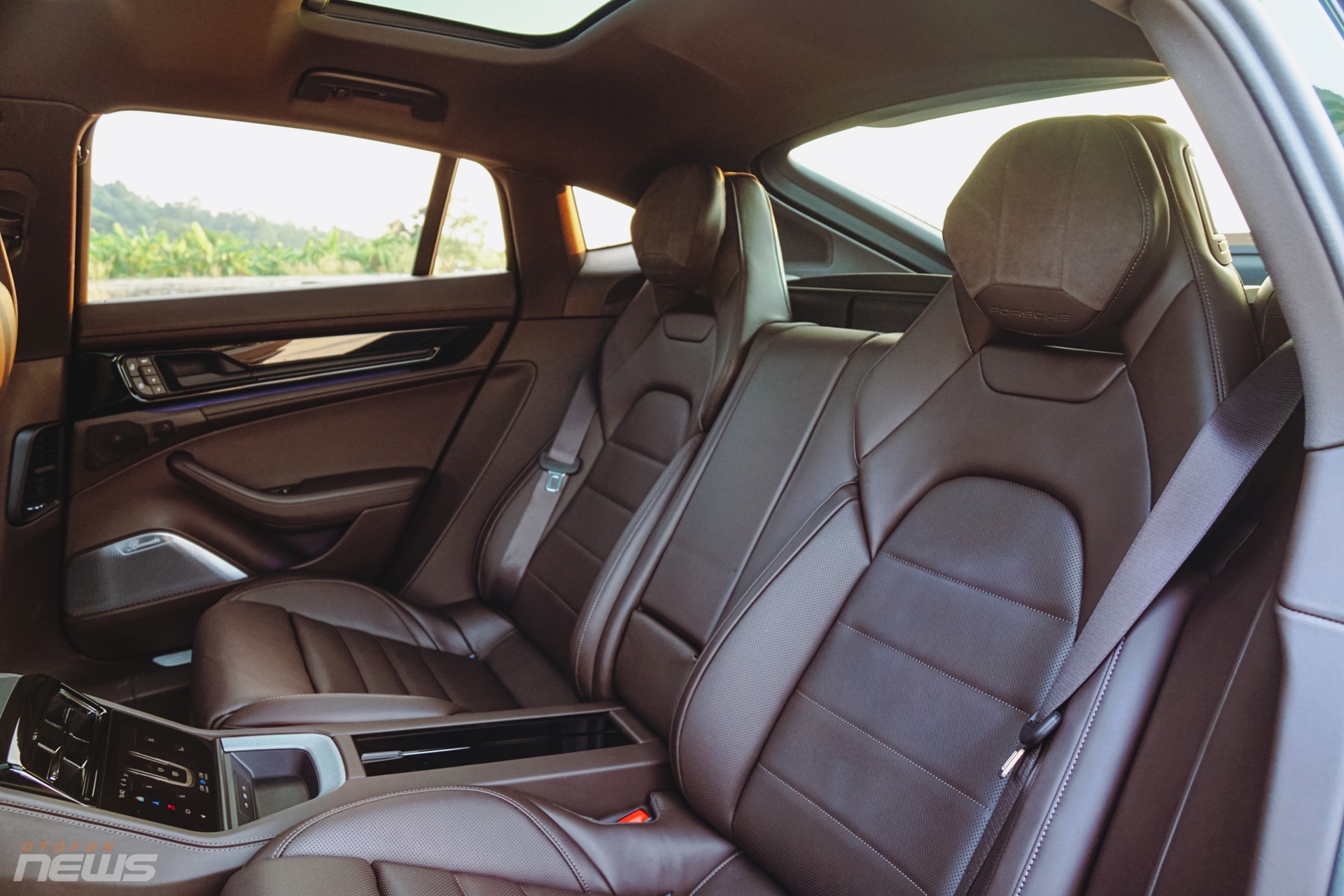 Đánh giá Porsche Panamera 2025: Khi 'êm ái' và 'cảm xúc' hòa hợp Đánh giá Porsche Panamera 2025: Khi 'êm ái' và 'cảm xúc' hòa hợp