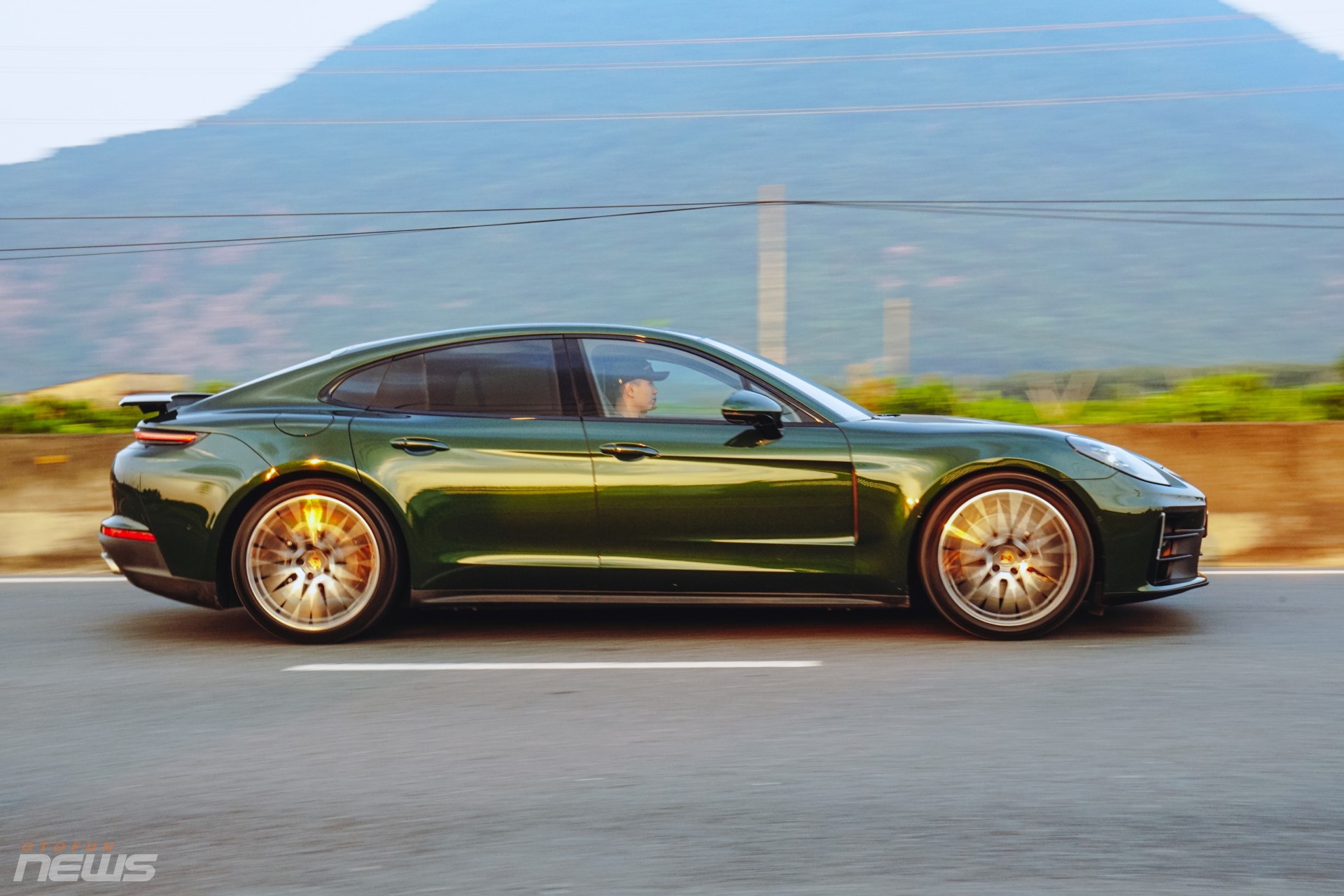 Trải nghiệm Porsche Panamera 2025 Trải nghiệm Porsche Panamera 2025