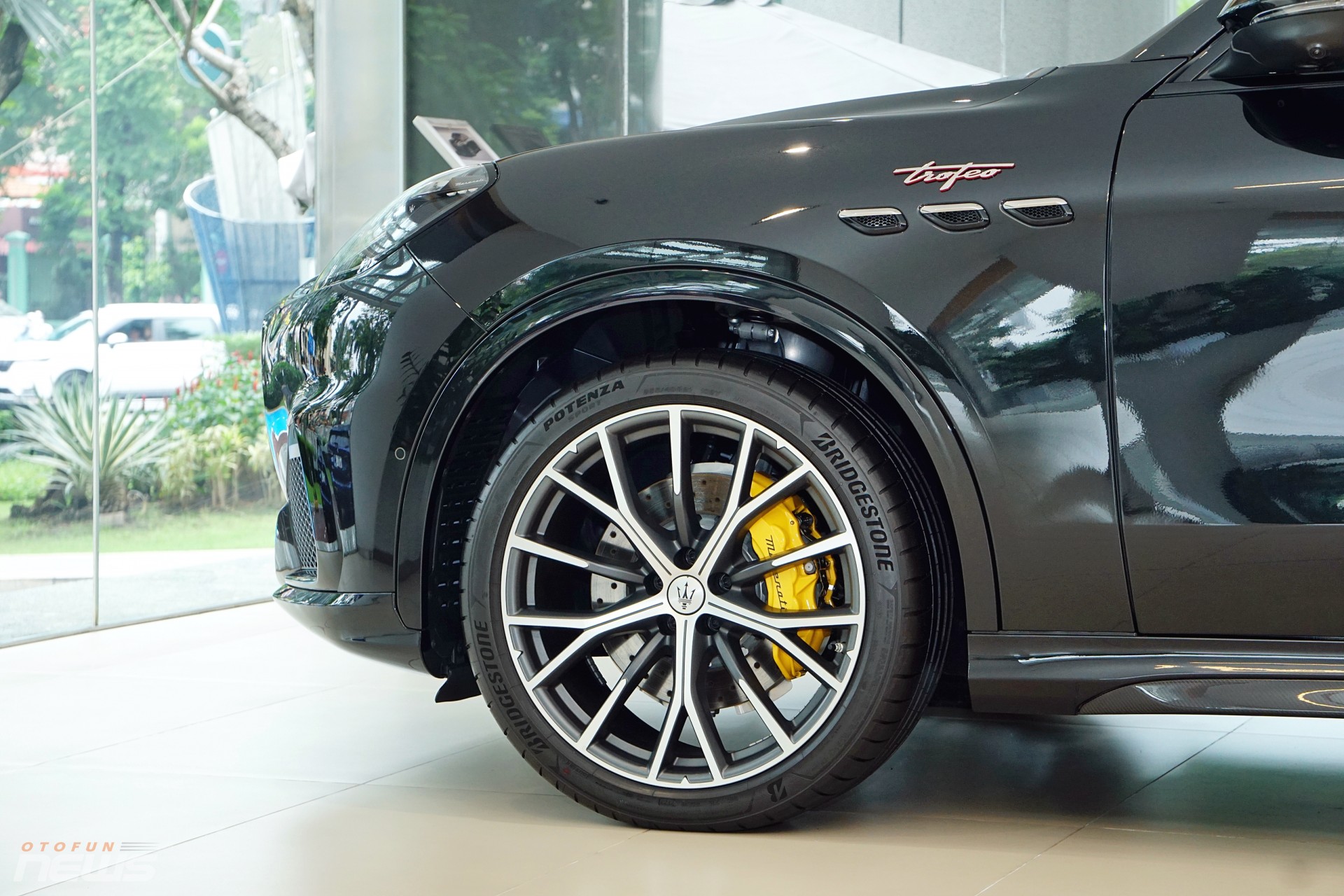 Ngắm Maserati Grecale Trofeo giá gần 7,7 tỷ đồng tại Việt Nam