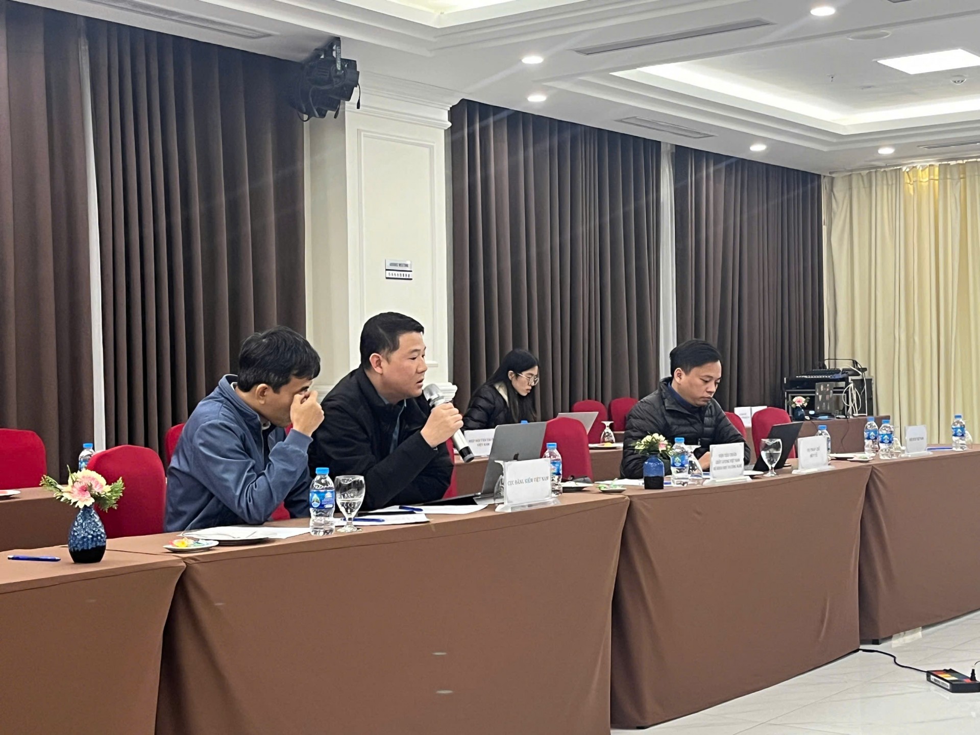Từ 1/1/2026, ô tô cá nhân bắt buộc trang bị thiết bị an toàn khi chở trẻ em Từ 1/1/2026, ô tô cá nhân bắt buộc trang bị thiết bị an toàn khi chở trẻ em