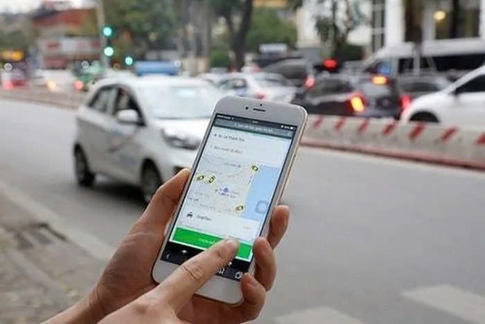 Lái xe taxi phải lập hóa đơn điện tử gửi cho hành khách khi kết thúc hành trình Lái xe taxi phải lập hóa đơn điện tử gửi cho hành khách khi kết thúc hành trình
