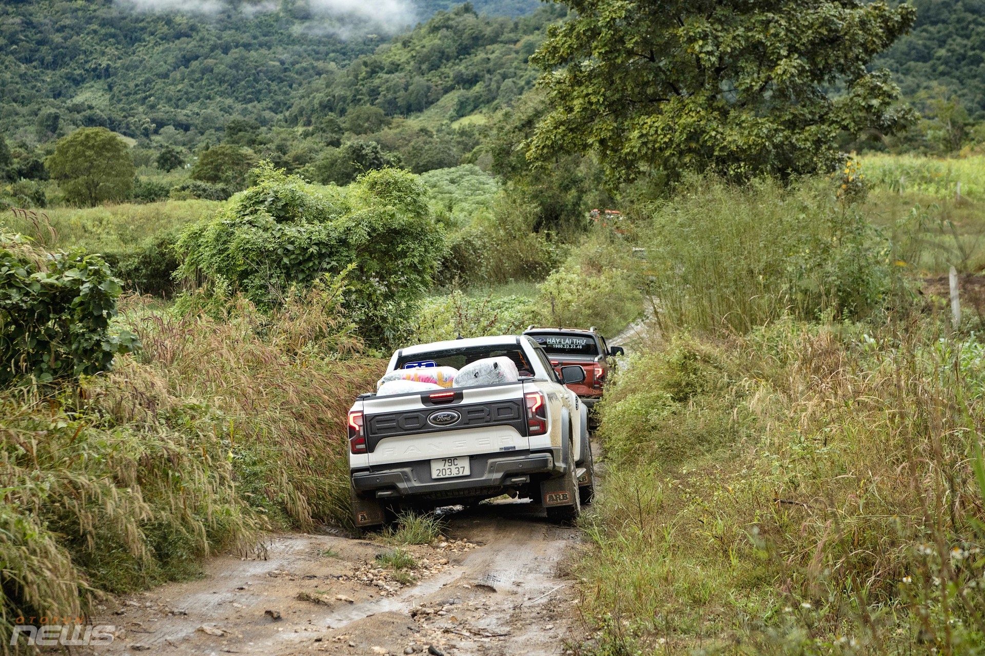 Hành trình “băng rừng, vượt cát” cùng Ford Ranger Stormtrak Hành trình “băng rừng, vượt cát” cùng Ford Ranger Stormtrak