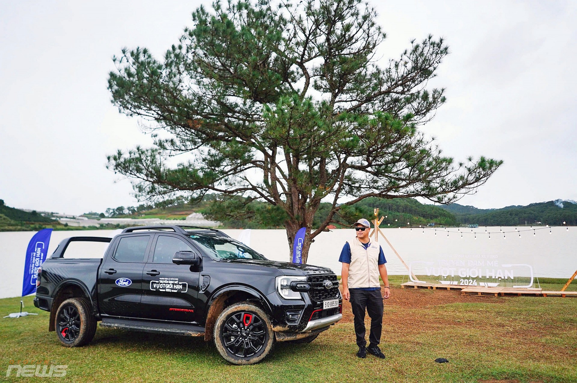 Hành trình “Băng rừng, vượt cát” cùng Ford Ranger Stormtrak Hành trình “Băng rừng, vượt cát” cùng Ford Ranger Stormtrak