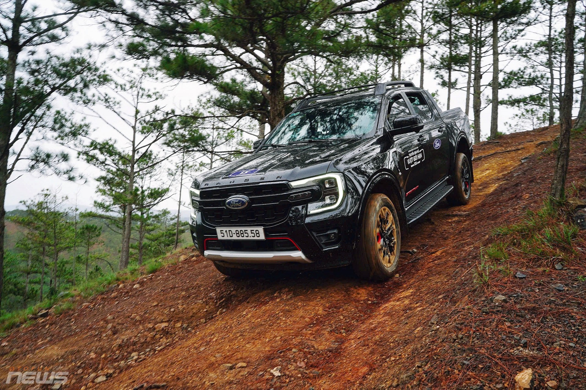 Hành trình “băng rừng, vượt cát” cùng Ford Ranger Stormtrak Hành trình “băng rừng, vượt cát” cùng Ford Ranger Stormtrak