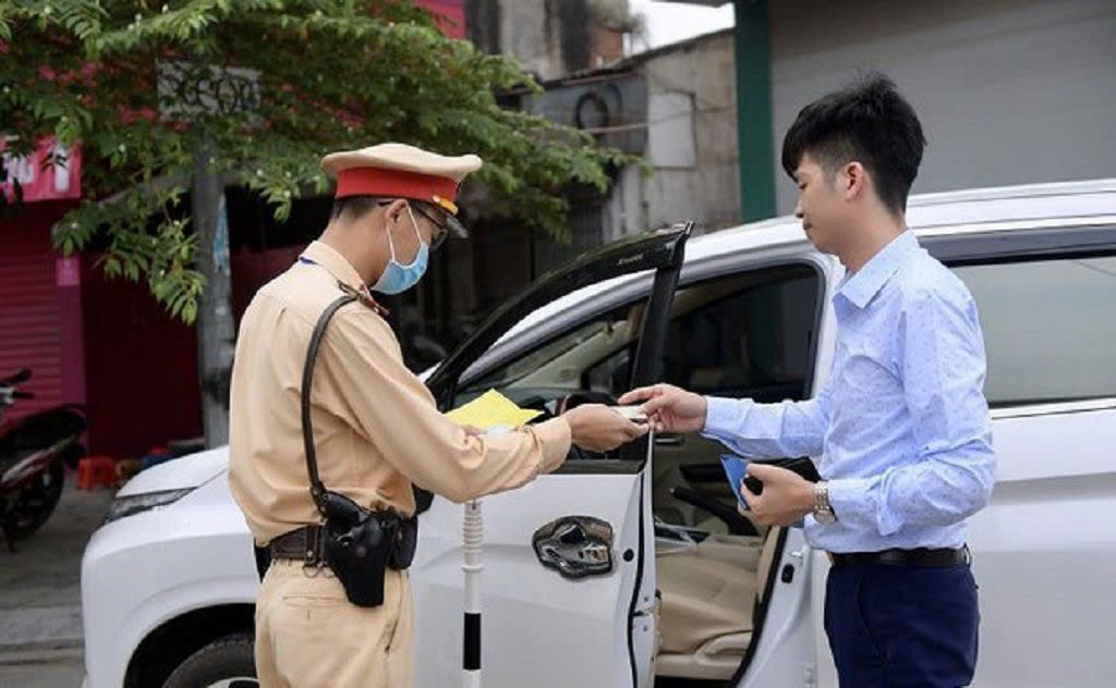 2025: Xe ô tô có giấy hẹn có được lưu thông không? Mang giấy hẹn đăng ký ô tô lưu thông sẽ bị phạt tiền.