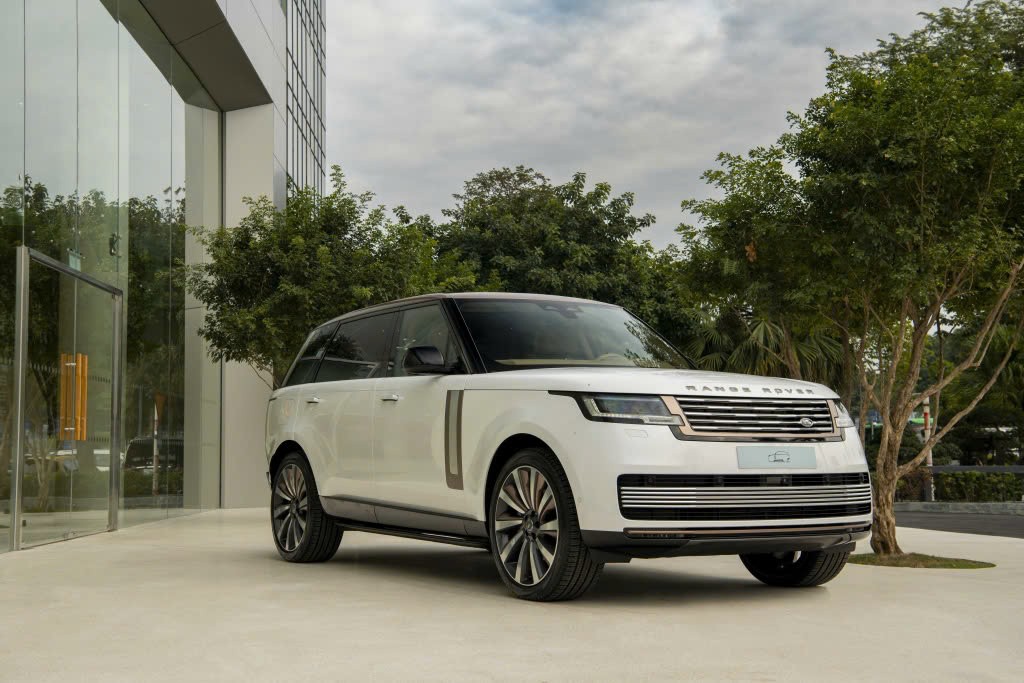 Soi cấu hình hai chiếc Range Rover 30 tỷ chính hãng mới bán tại Việt Nam Soi cấu hình hai chiếc Range Rover 30 tỷ chính hãng mới bán tại Việt Nam