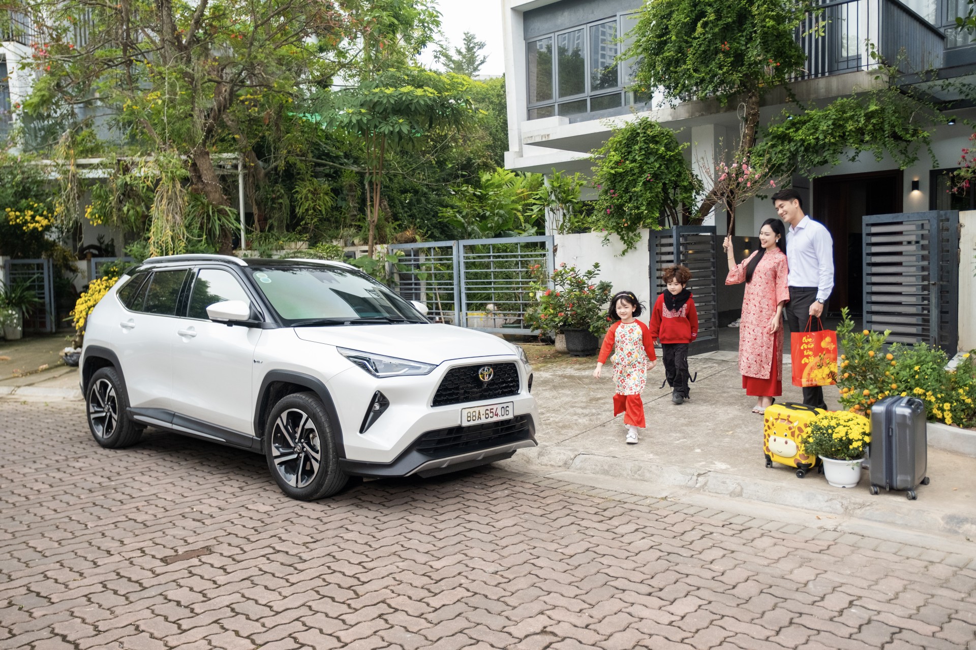 Toyota ưu đãi Tết 2025 Doanh số bán xe Toyota tháng 9 2025