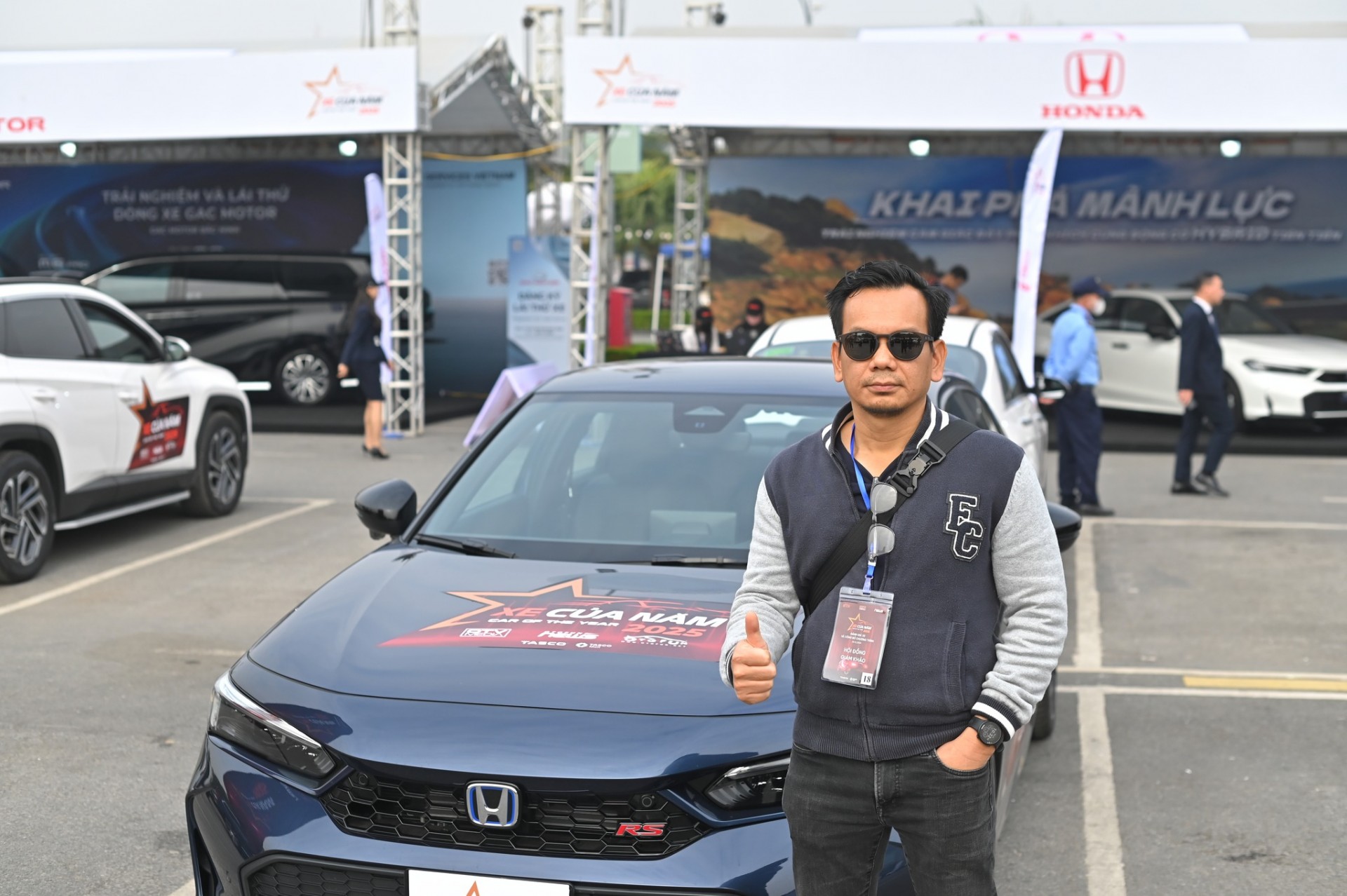 Giám khảo XE CỦA NĂM 2025 đánh giá nhanh hộp số e-CVT trên Honda Civic e:HEV RS Giám khảo Ngô Việt Hưng đánh giá cao hộp số e-CVT