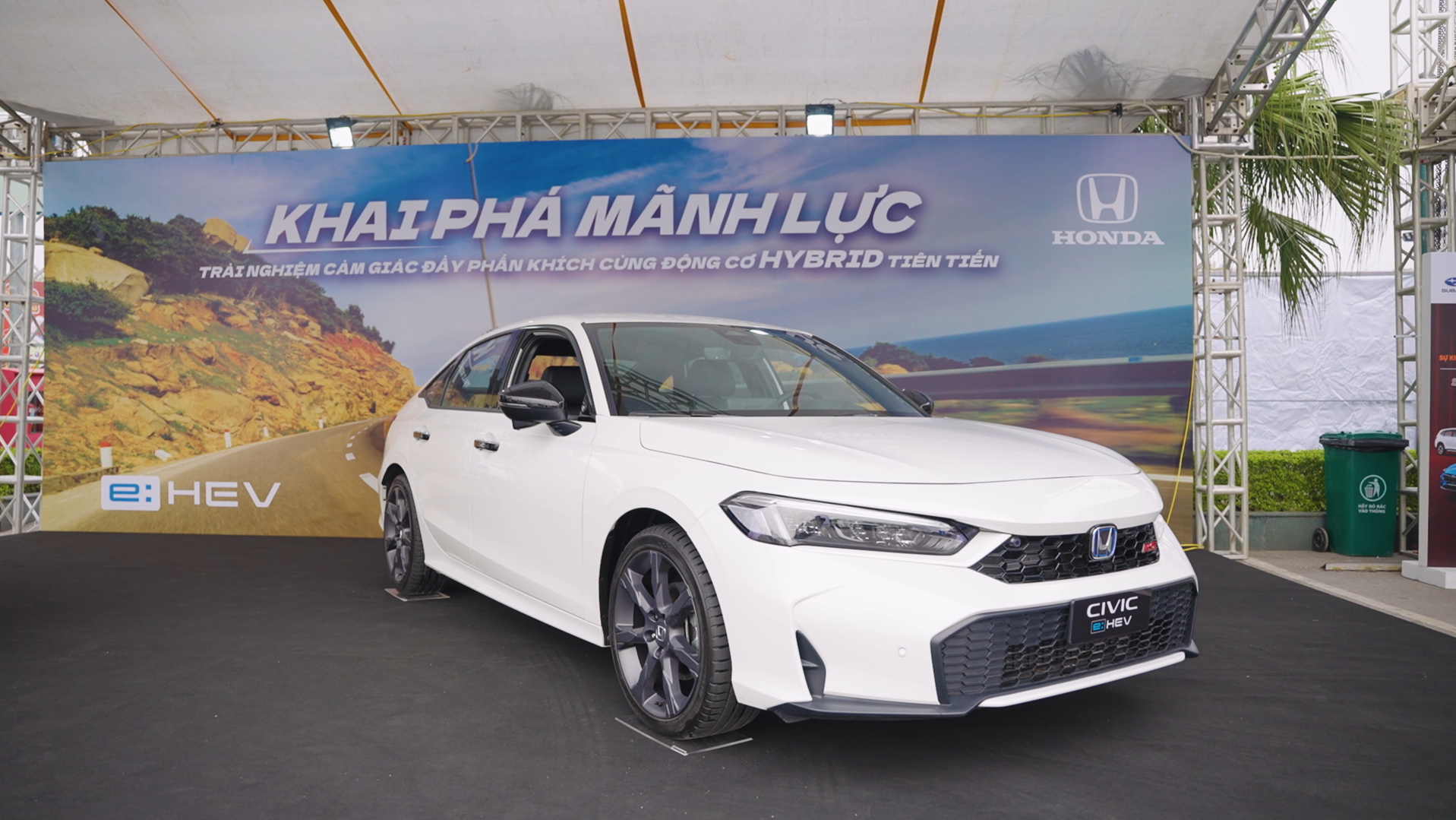 Giám khảo Xe Của Năm 2025 đánh giá Honda Civic e:HEV RS: Sự hoàn hảo từ thiết kế đến hiệu suất Giám khảo Xe Của Năm 2025 đánh giá Honda Civic e:HEV RS: Sự hoàn hảo từ thiết kế đến hiệu suất