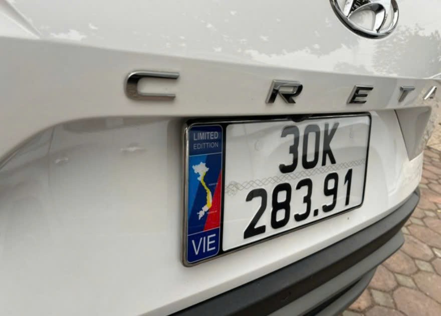 ép biển số xe ô tô ép biển số xe ô tô