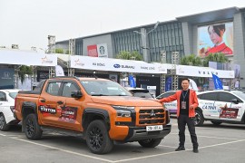 Giám khảo XE CỦA NĂM 2025 so sánh Mitsubishi Triton với Toyota Hilux