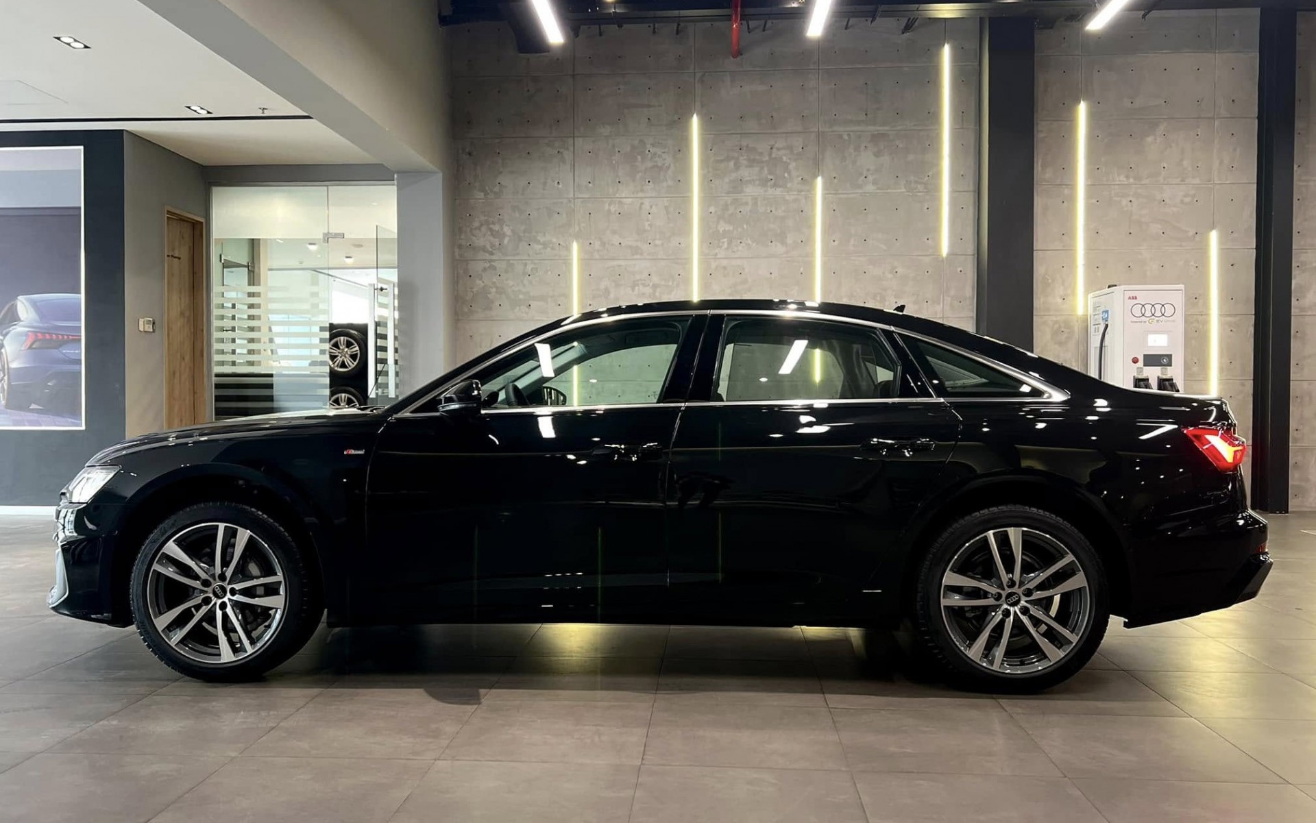 Audi A6 2025 âm thầm xuất hiện tại Việt Nam Audi A6 2025 âm thầm xuất hiện tại Việt Nam