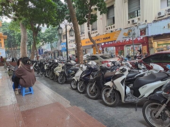 Kinh nghiệm tìm chỗ gửi xe ô tô phố đi bộ Hồ Gươm, Giá rẻ mà không phải để chìa lại Kinh nghiệm tìm chỗ gửi xe ô tô phố đi bộ Hồ Gươm, Giá rẻ mà không phải để chìa lại