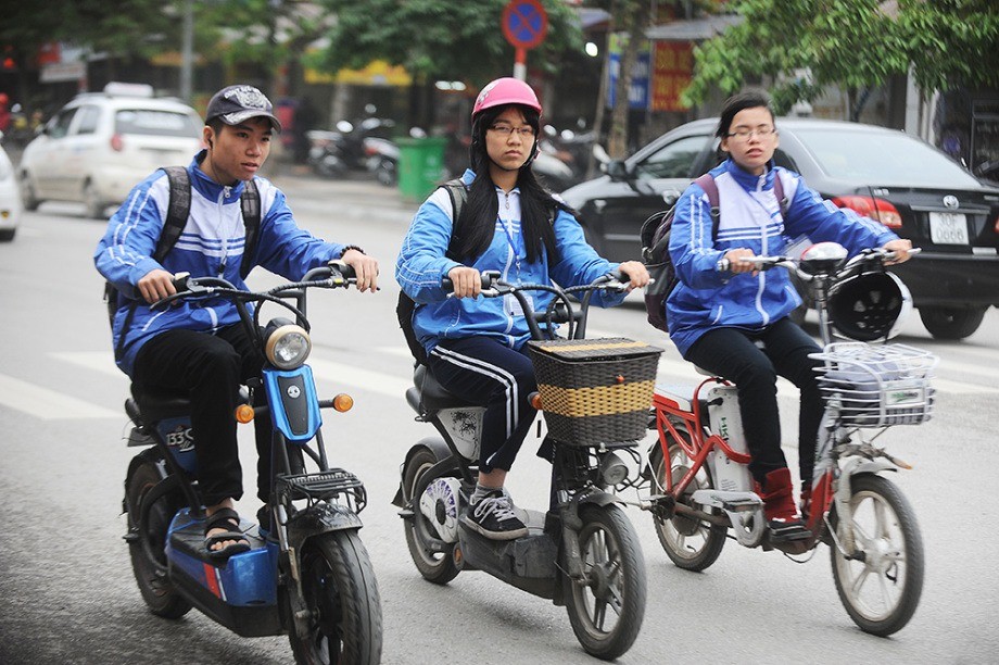 Xe đạp điện không đội mũ phạt bao nhiêu 2025? Xe đạp điện không đội mũ phạt bao nhiêu 2025?