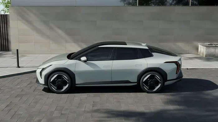 Kia EV4 ra mắt sắp tới: Đẹp ấn tượng, có cả phiên bản sedan và hatchback, nhưng dáng như xe gầm cao Kia EV4 ra mắt sắp tới: Đẹp ấn tượng, có cả phiên bản sedan và hatchback, nhưng dáng như xe gầm cao