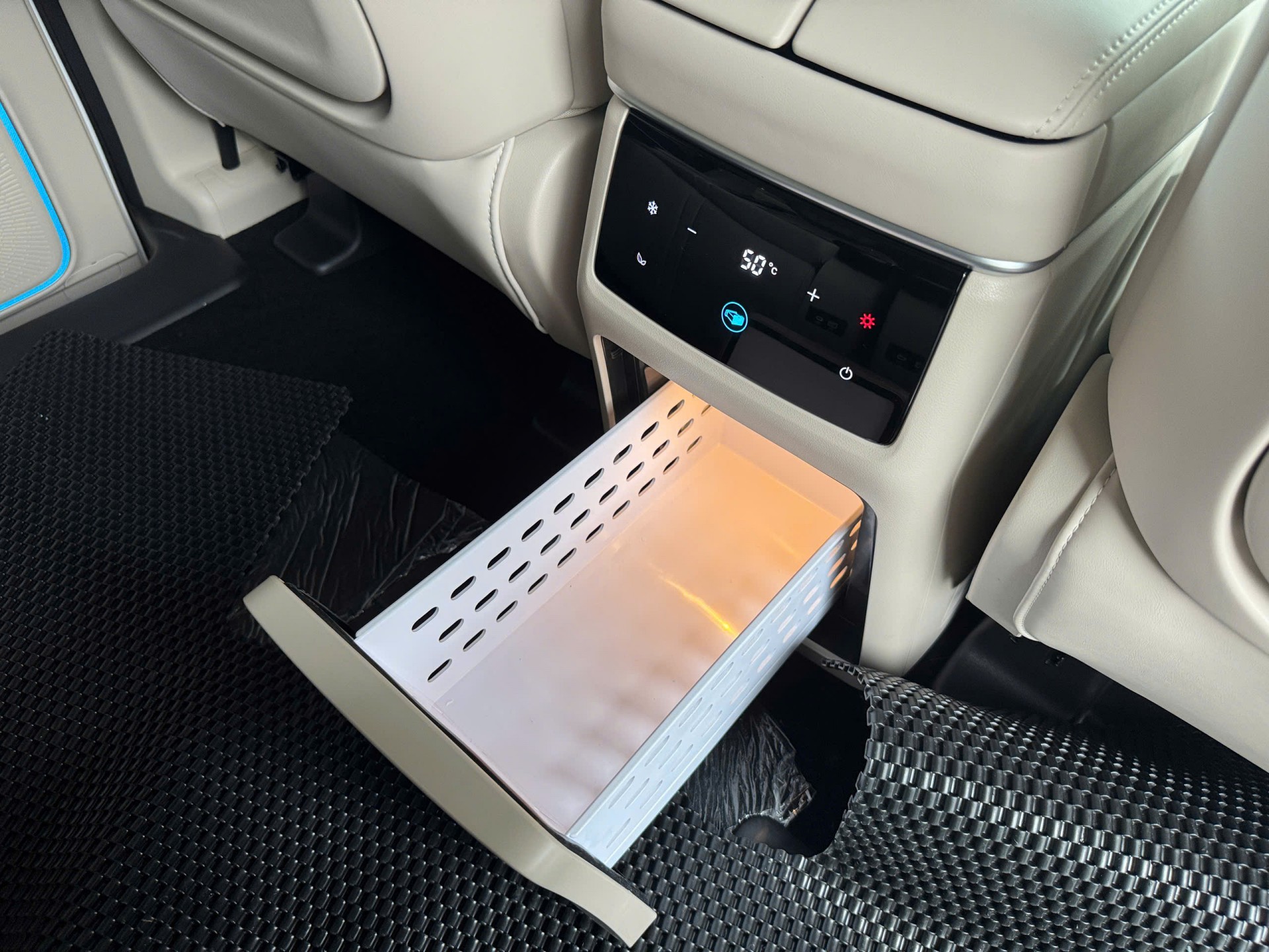 Trang bị độc đáo trên GMW Wey 80 mà chưa mẫu xe nào ở Việt Nam sở hữu Trang bị độc đáo trên GMW Wey 80 mà chưa mẫu xe nào ở Việt Nam sở hữu