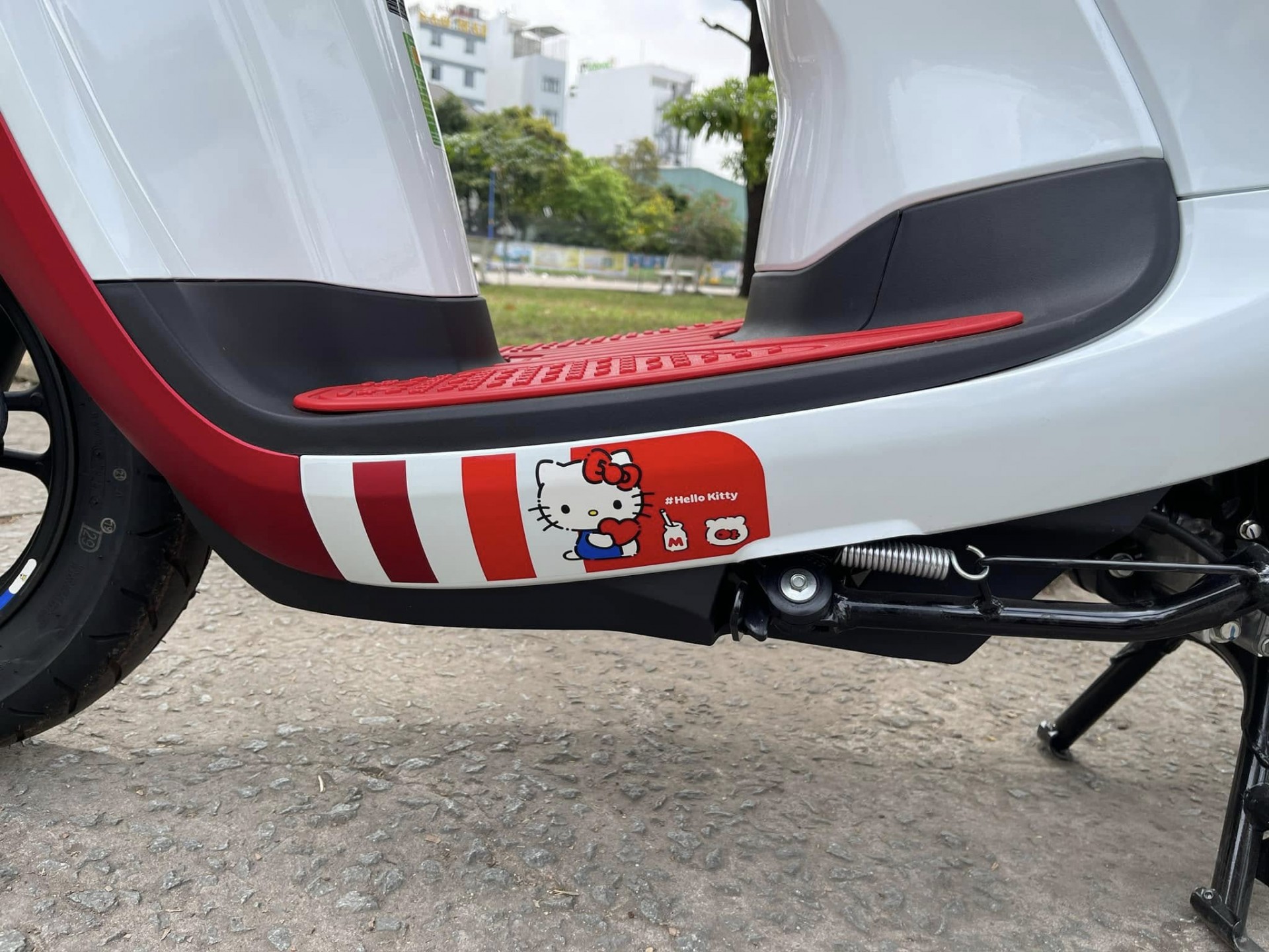Xe tay ga giới hạn Honda Scoopy Hello Kitty, giá 89 triệu đồng tại Việt Nam Xe tay ga giới hạn Honda Scoopy Hello Kitty, giá 89 triệu đồng tại Việt Nam