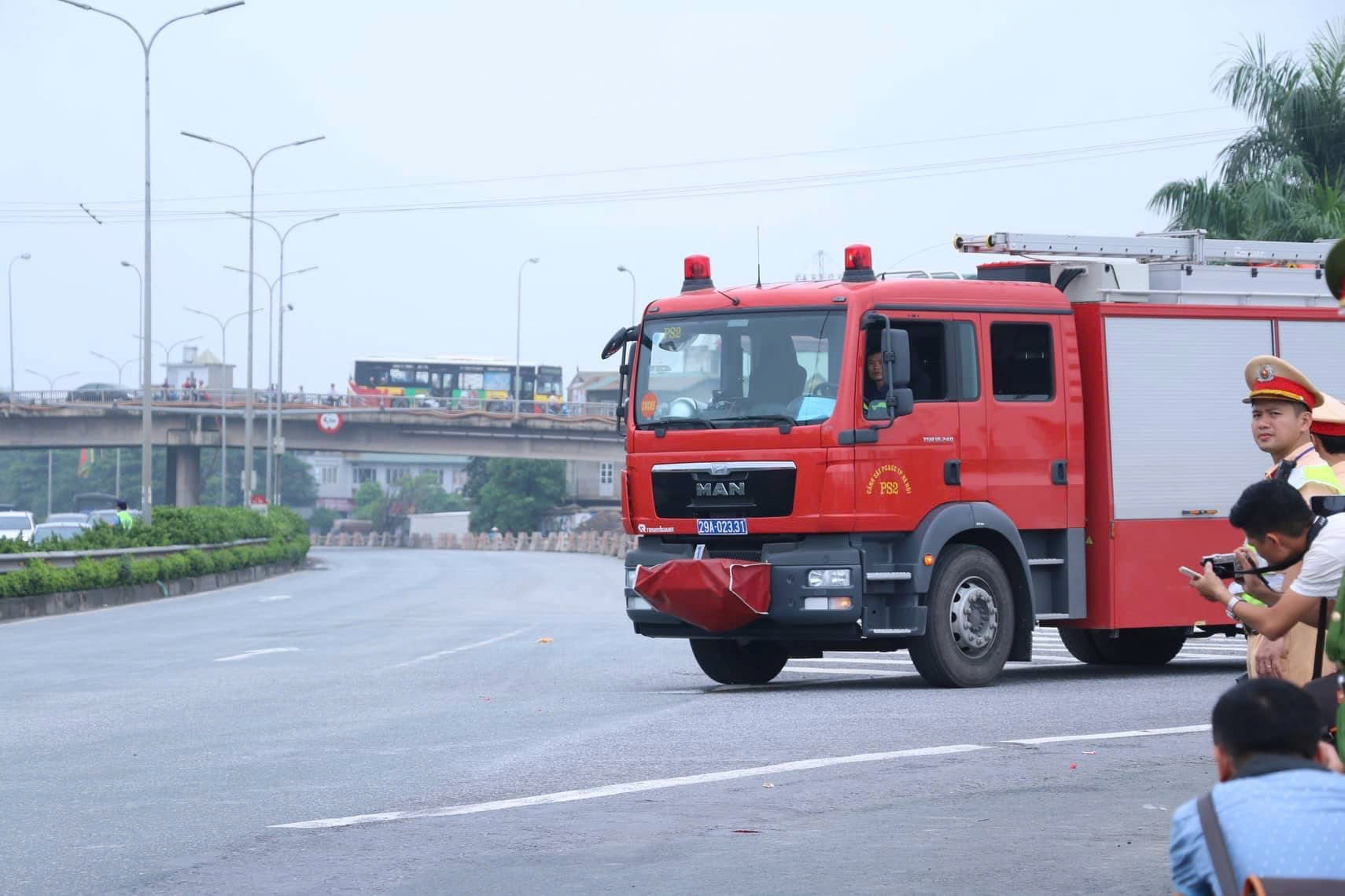 Không nhường đường cho xe ưu tiên phạt bao nhiêu Xe cứu hỏa là xe đứng đầu trong danh sách xe ưu tiên.