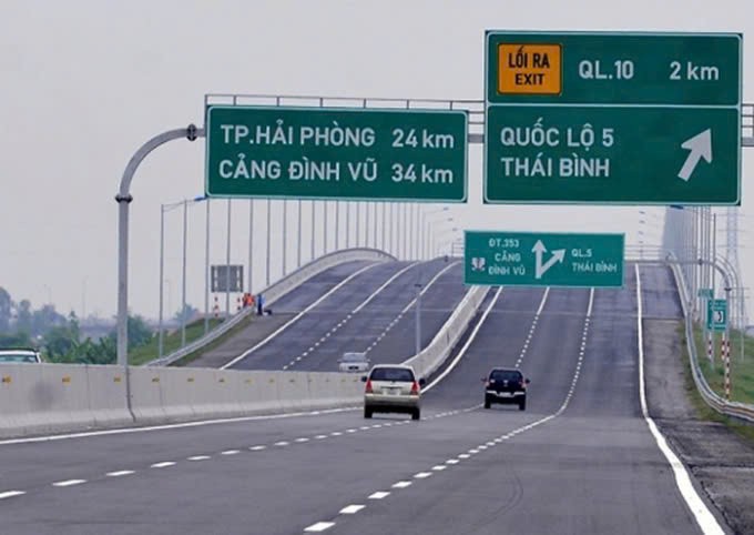 Không nhường đường cho xe ưu tiên phạt bao nhiêu Làn khẩn cấp rất quan trọng trong giao thông đường bộ.