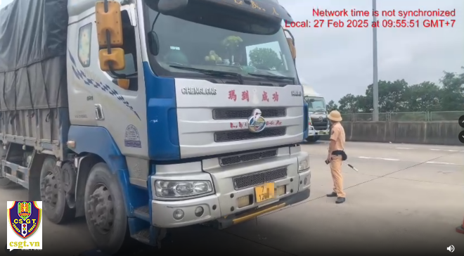 Hy hữu: Tải trọng gấp đôi trọng tải, lái xe bỏ đi không nhận biên bản, bị xử phạt gần 250 triệu đồng Hy hữu: Tải trọng gấp đôi trọng tải, lái xe bỏ đi không nhận biên bản, bị xử phạt gần 250 triệu đồng