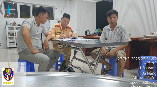 Hy hữu: Tải trọng gấp đôi trọng tải, lái xe bỏ đi không nhận biên bản, bị xử phạt gần 250 triệu đồng Hy hữu: Tải trọng gấp đôi trọng tải, lái xe bỏ đi không nhận biên bản, bị xử phạt gần 250 triệu đồng