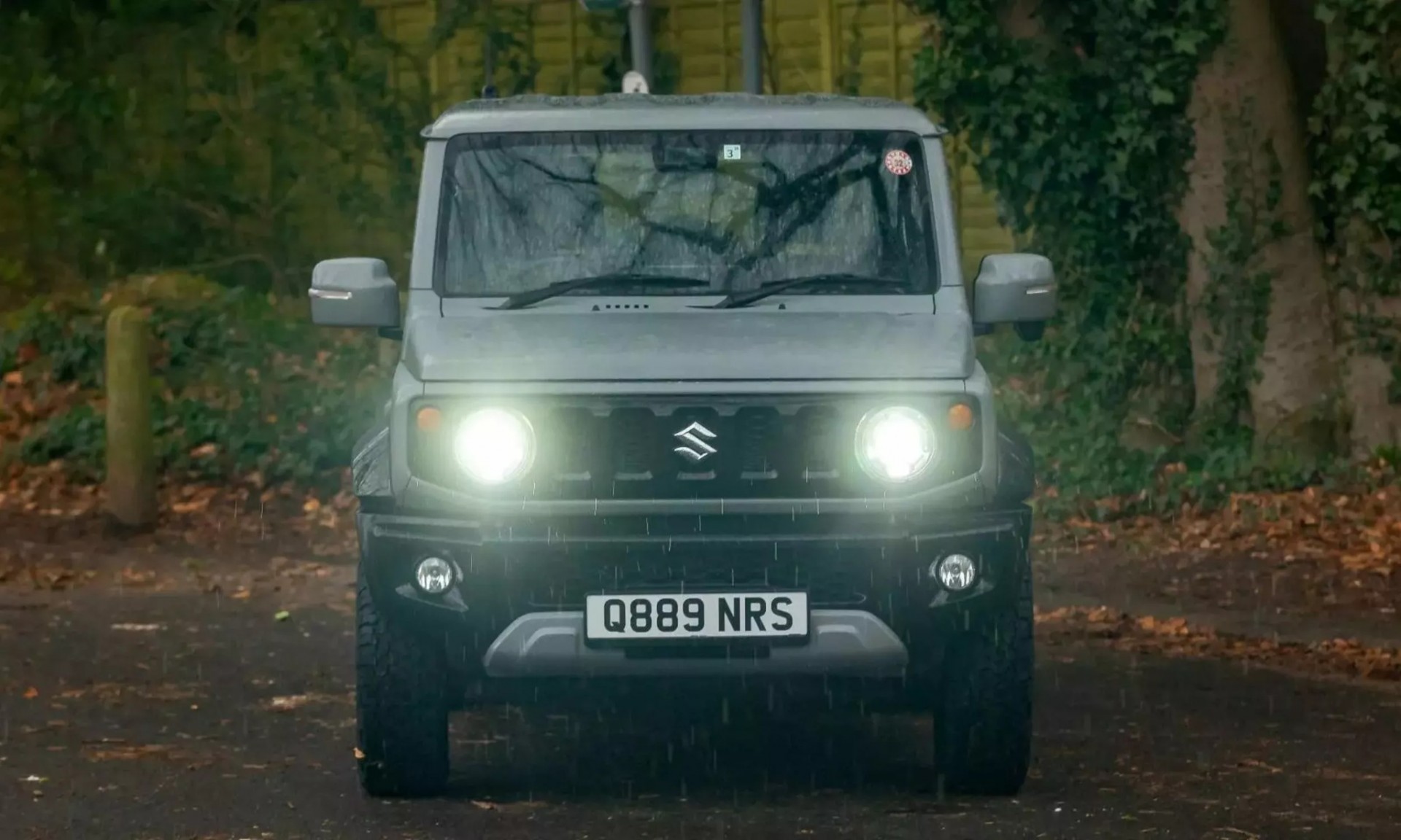 Độc đáo Suzuki Jimny độ phong cách 'G63 AMG 6x6' Độc đáo Suzuki Jimny độ phong cách 'G63 AMG 6x6'