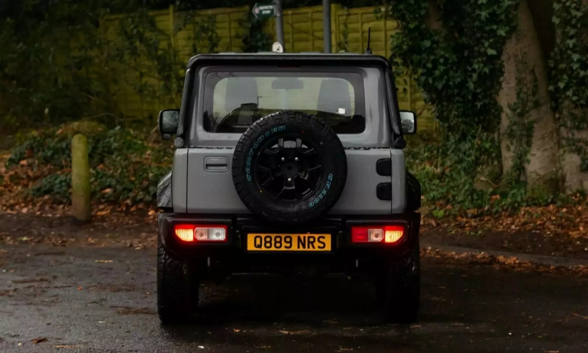 Độc đáo Suzuki Jimny độ phong cách 'G63 AMG 6x6' Độc đáo Suzuki Jimny độ phong cách 'G63 AMG 6x6'