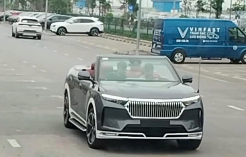 Chiếc xe được cho là VinFast VF 9 mui trần lần đầu lộ diện Chiếc xe được cho là VinFast VF 9 mui trần lần đầu lộ diện