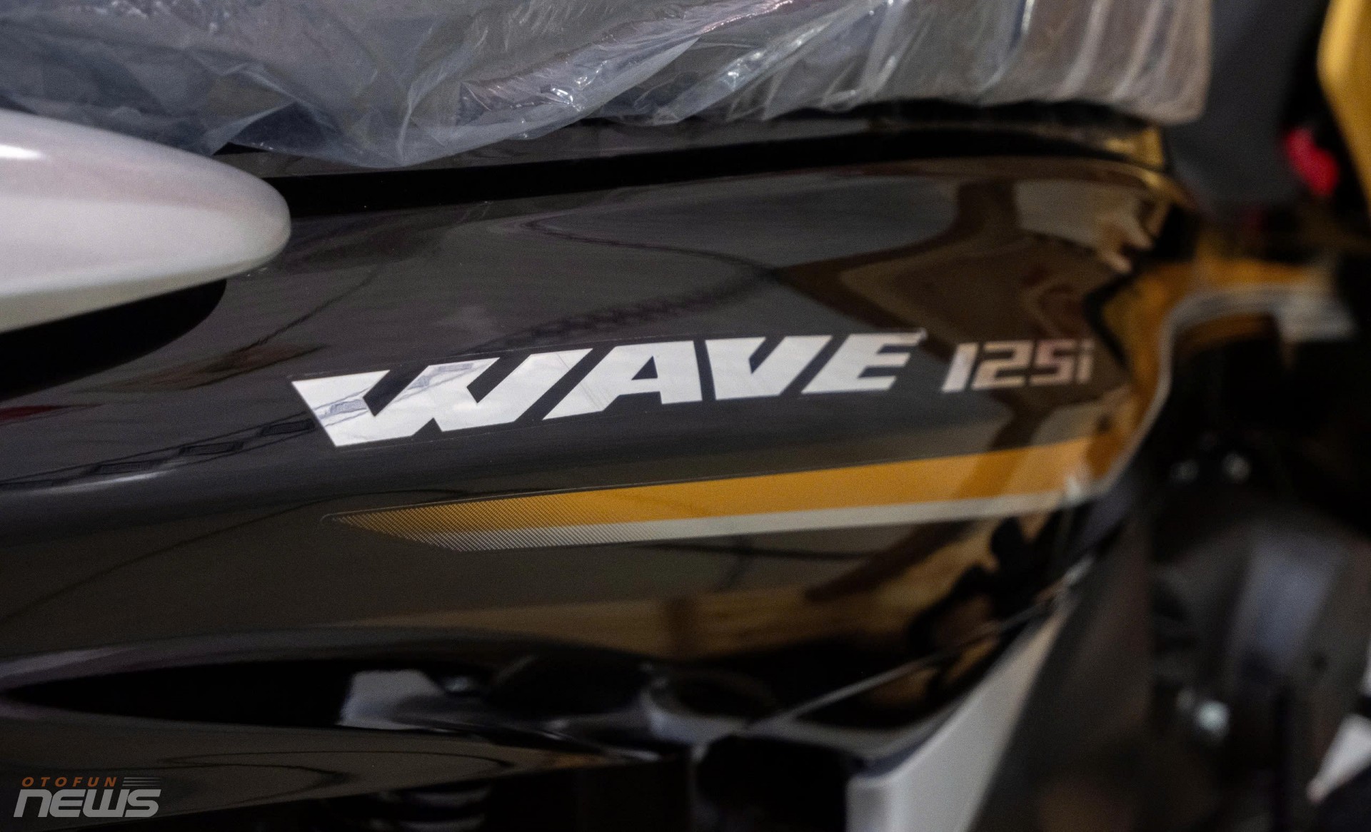 Honda Wave 125i và Yamaha 135LC Fi nhập khẩu Malaysia bất ngờ xuất hiện tại Việt Nam Honda Wave 125i và Yamaha 135LC Fi nhập khẩu Malaysia bất ngờ xuất hiện tại Việt Nam