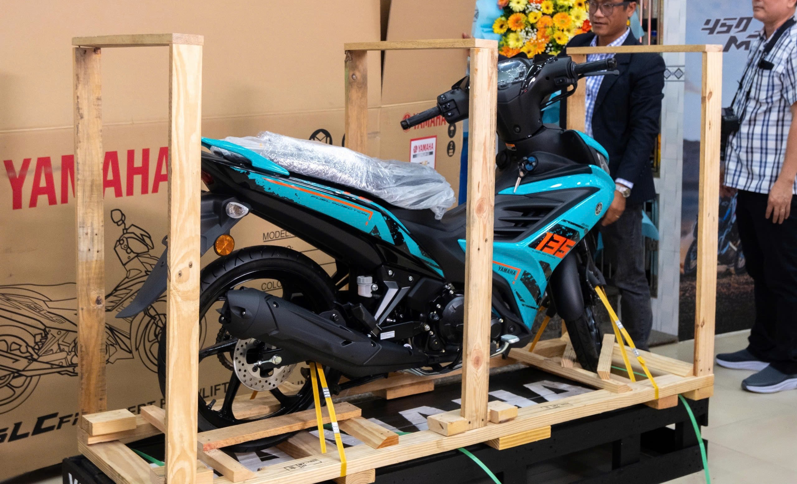 Honda Wave 125i và Yamaha 135LC Fi nhập khẩu Malaysia bất ngờ xuất hiện tại Việt Nam Honda Wave 125i và Yamaha 135LC Fi nhập khẩu Malaysia bất ngờ xuất hiện tại Việt Nam