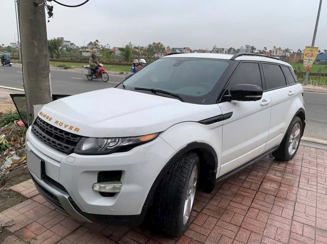 Range Rover Evoque đời 2012 giá 530 triệu, có nên mua thay vì CUV hạng A? Range Rover Evoque đời 2012 giá 530 triệu, có nên mua thay vì CUV hạng A?