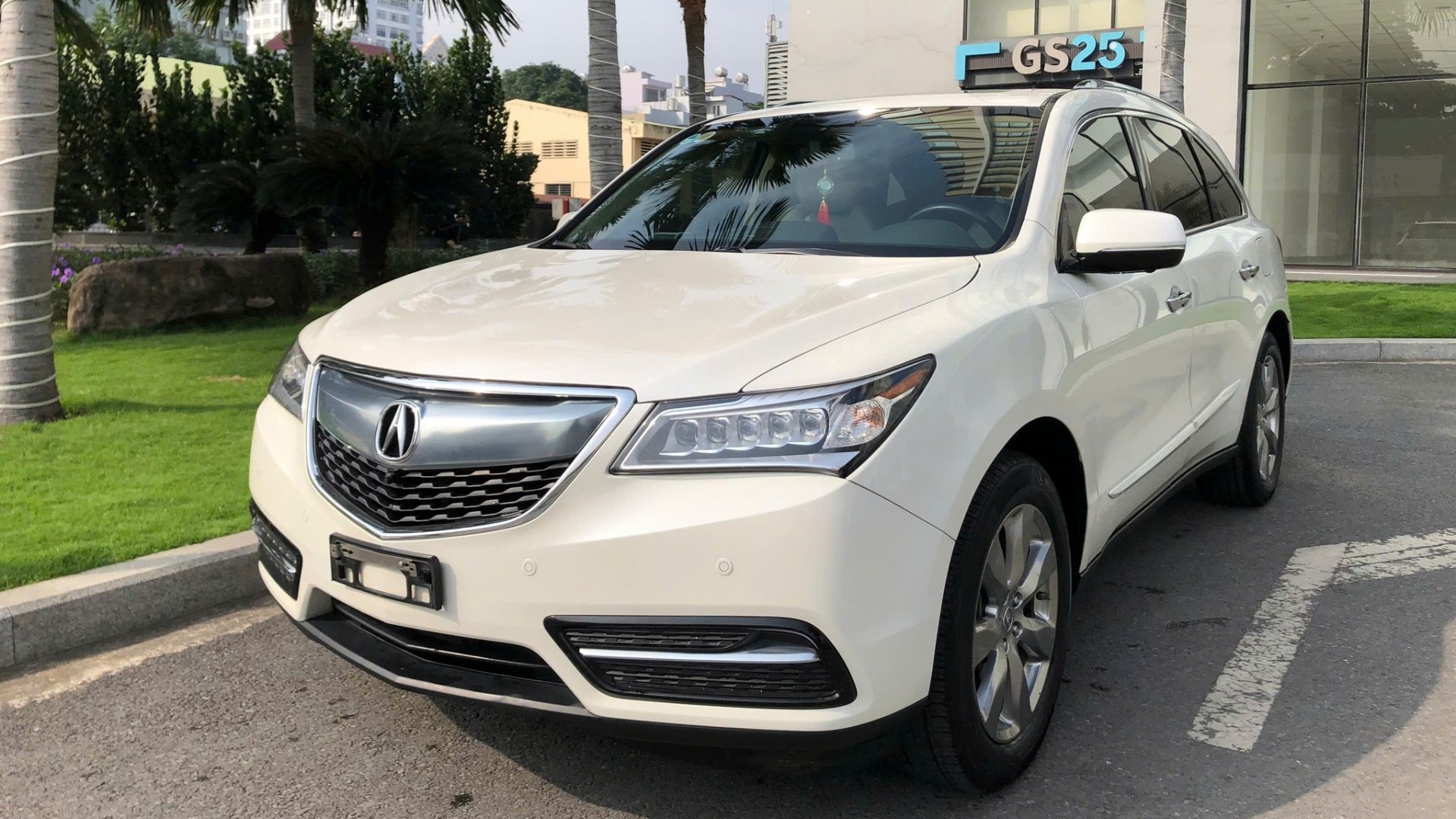 Acura MDX 2013, SUV độc lạ với giá chỉ 1,28 tỷ đồng tại Việt Nam