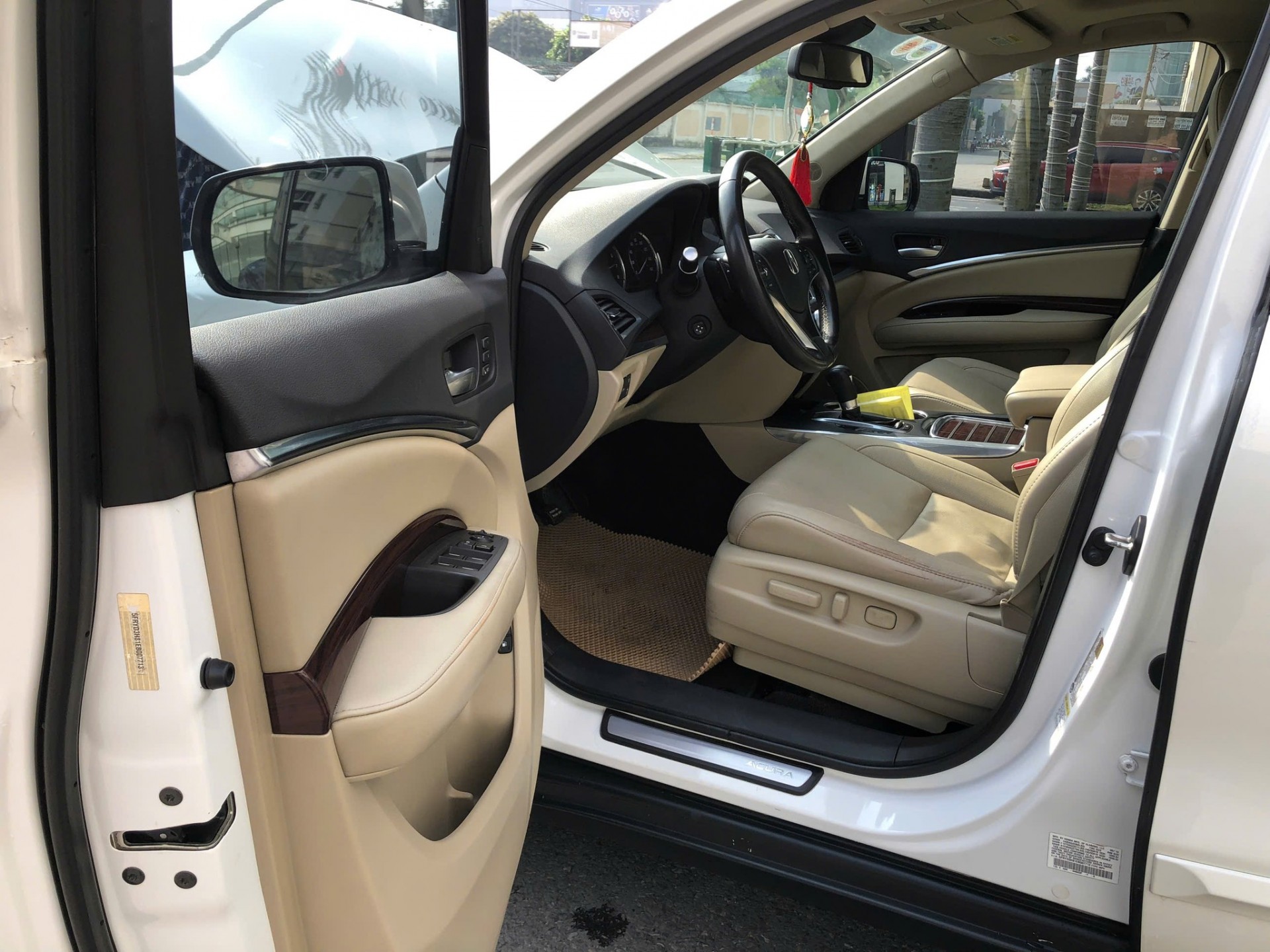 Acura MDX 2013, SUV độc lạ với giá chỉ 1,28 tỷ đồng tại Việt Nam Acura MDX 2013, SUV độc lạ với giá chỉ 1,28 tỷ đồng tại Việt Nam