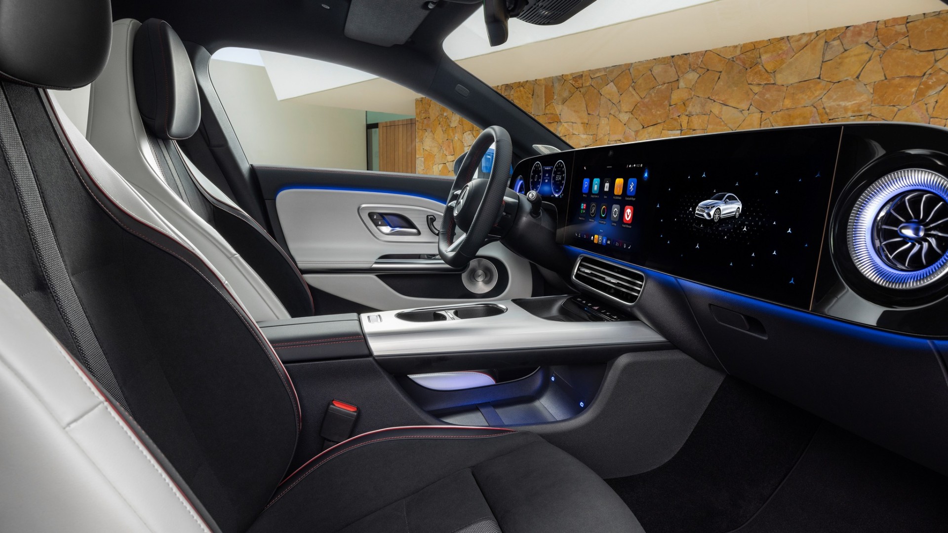 Mercedes-Benz CLA 2025 ra mắt bản thuần điện, sạc nhanh 10 phút được 325km Mercedes-Benz CLA 2025 ra mắt bản thuần điện, sạc nhanh 10 phút được 325km