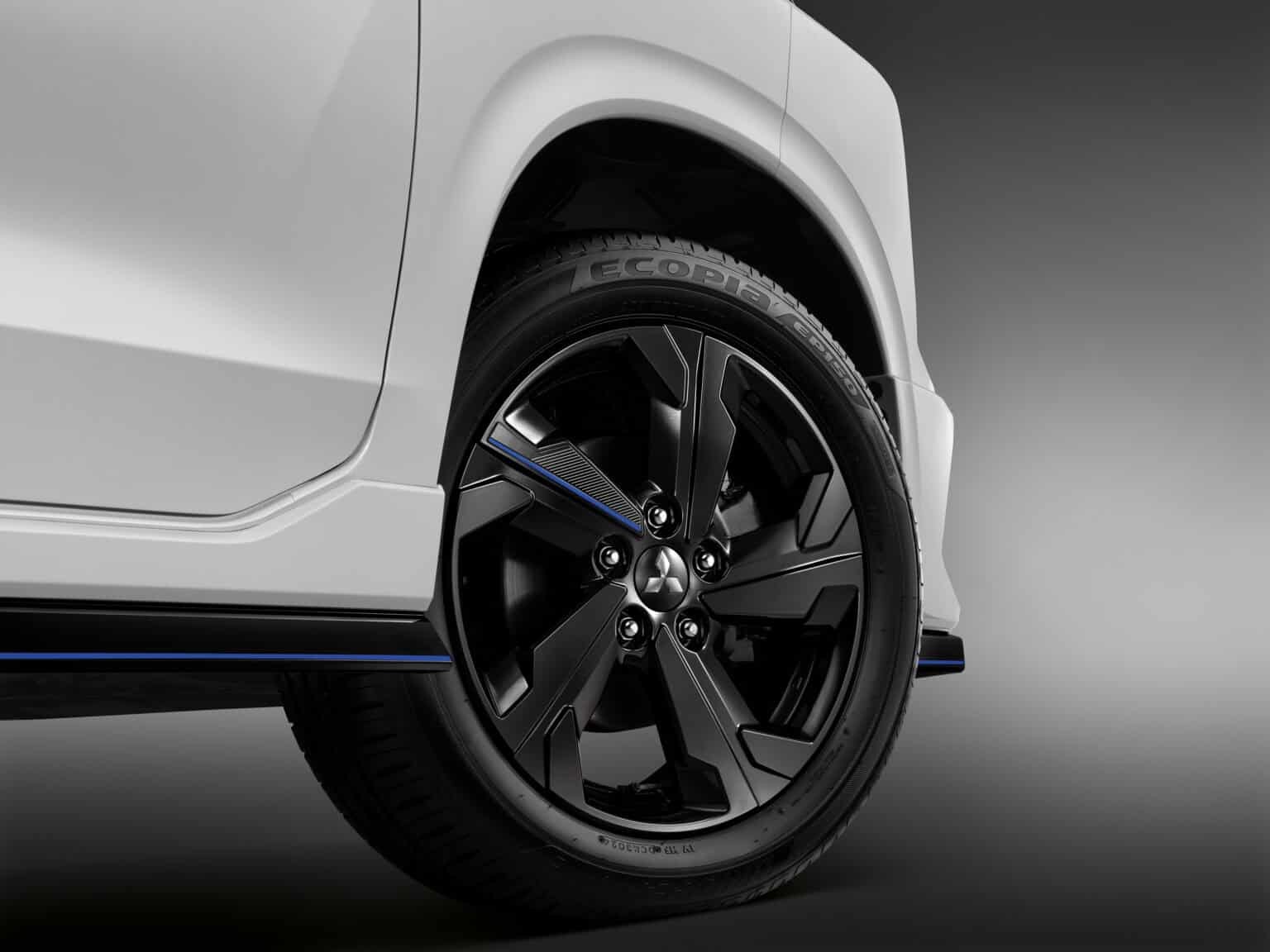 Cận cảnh bộ trang bị thể thao dành cho Mitsubishi Xpander HEV Cận cảnh bộ trang bị thể thao dành cho Mitsubishi Xpander HEV