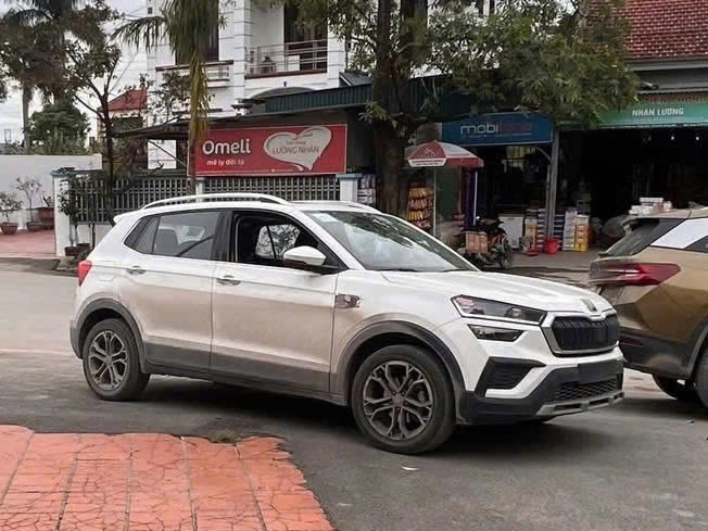 Skoda Kushaq lần đầu lộ diện trên đường Việt Nam Skoda Kushaq lần đầu lộ diện trên đường Việt Nam