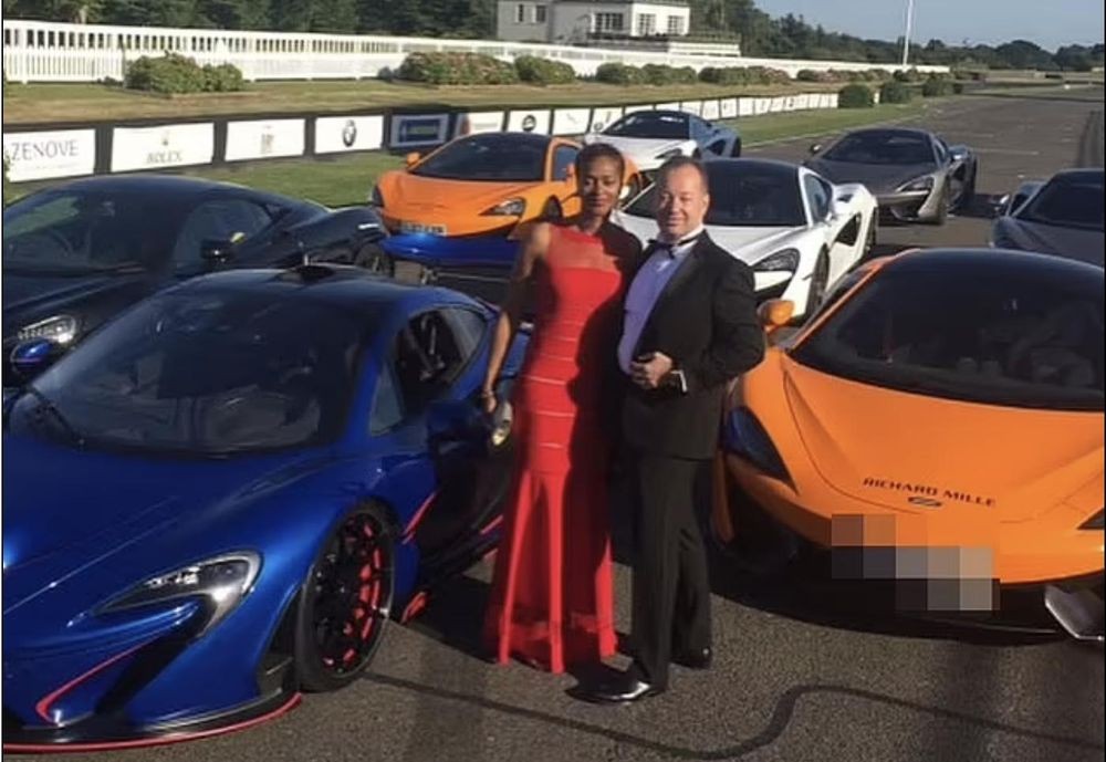 Suýt chết vì siêu xe McLaren P1 bốc cháy, chủ xe đòi bồi thường khủng Suýt chết vì siêu xe McLaren P1 bốc cháy, chủ xe đòi bồi thường khủng