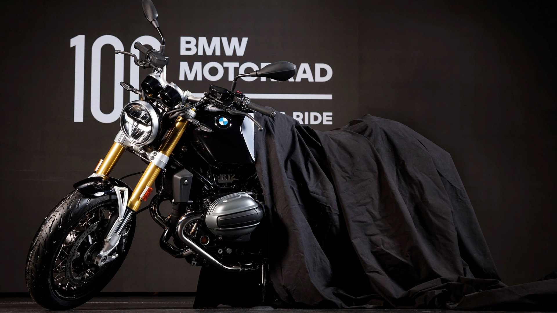 Mô tô phong cách cổ điển BMW R 12 nineT nhận đặt hàng với mức giá tương đương Kia Seltos Mô tô phong cách cổ điển BMW R 12 nineT nhận đặt hàng với mức giá tương đương Kia Seltos