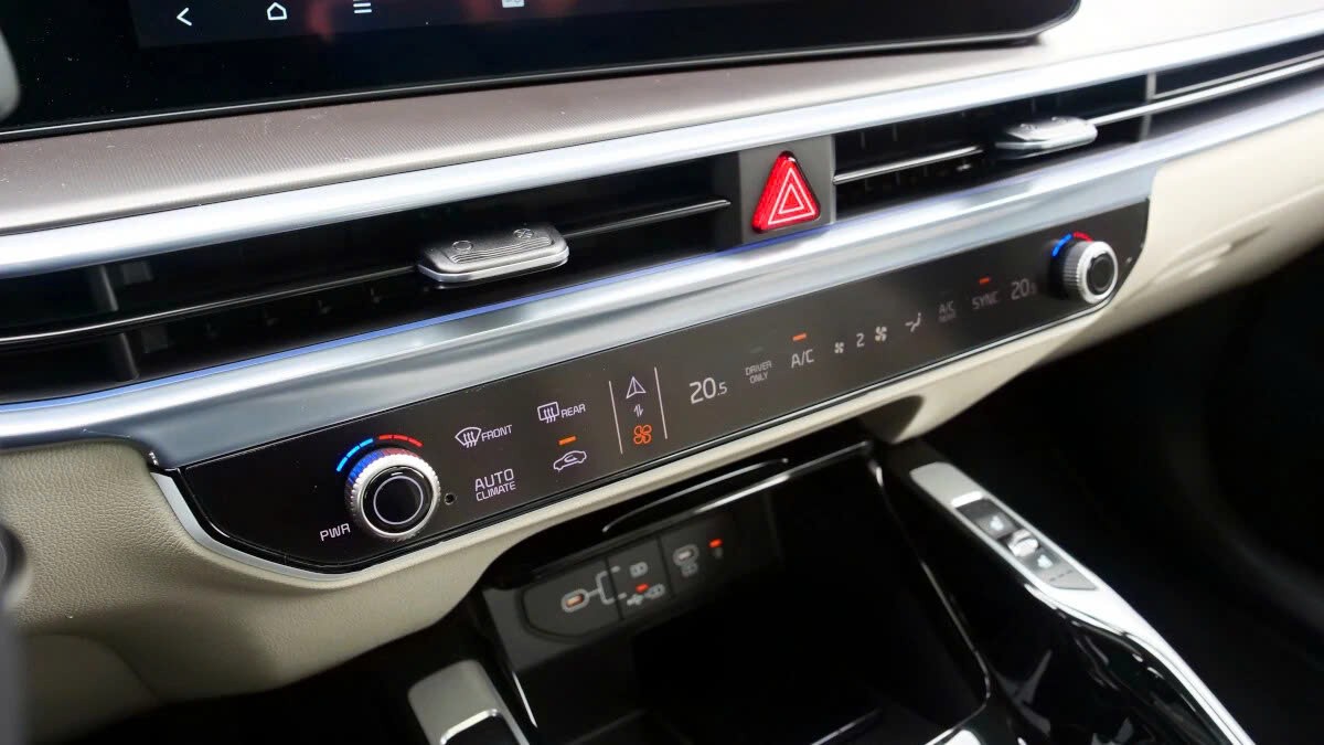 Kia Sorento 2025 nhận cọc tại đại lý, sắp ra mắt Việt Nam? Kia Sorento 2025 nhận cọc tại đại lý, sắp ra mắt Việt Nam?