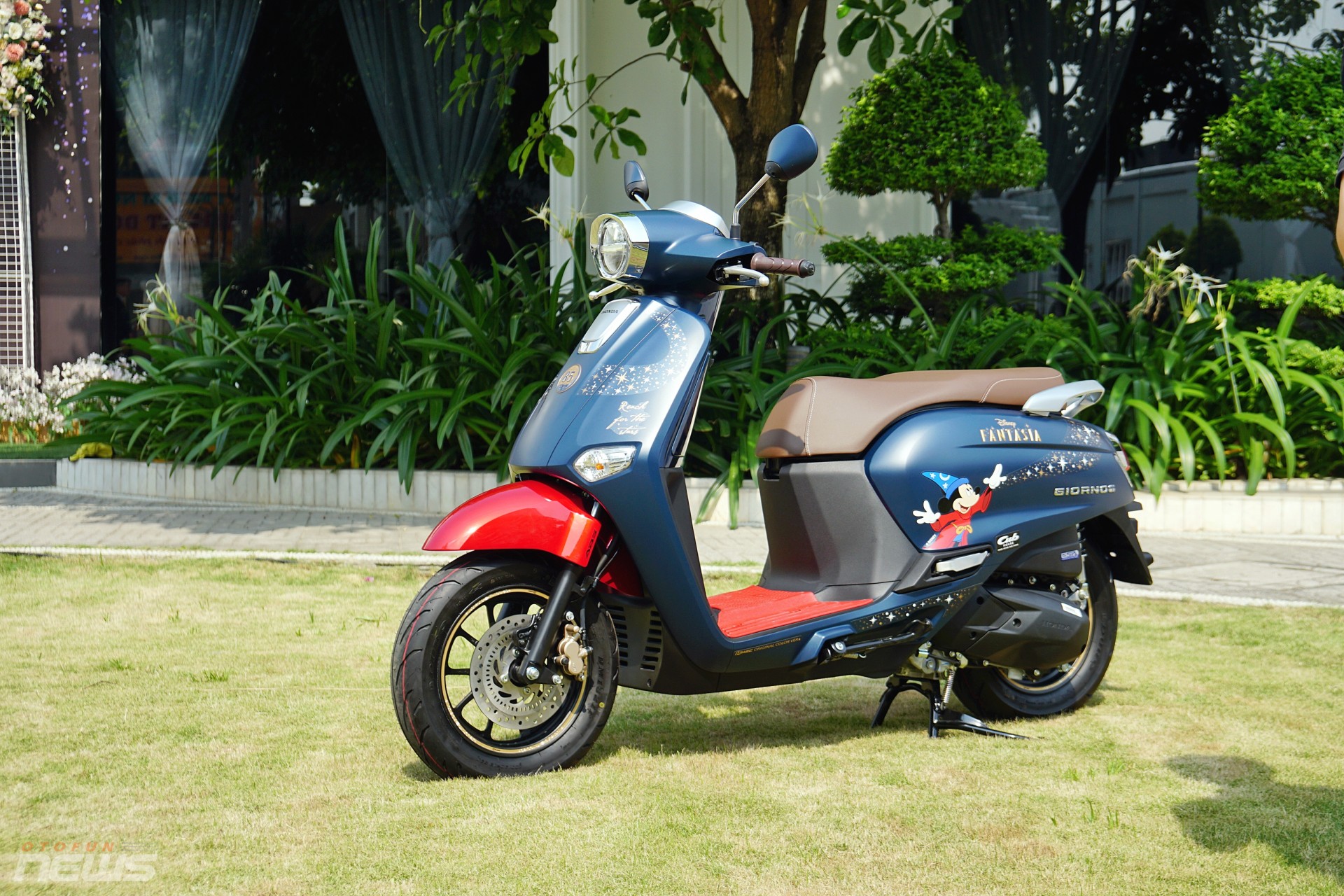 Honda Giorno+ Disney xuất hiện tại Việt Nam với số lượng chỉ 10 chiếc Honda Giorno+ Disney xuất hiện tại Việt Nam với số lượng chỉ 10 chiếc