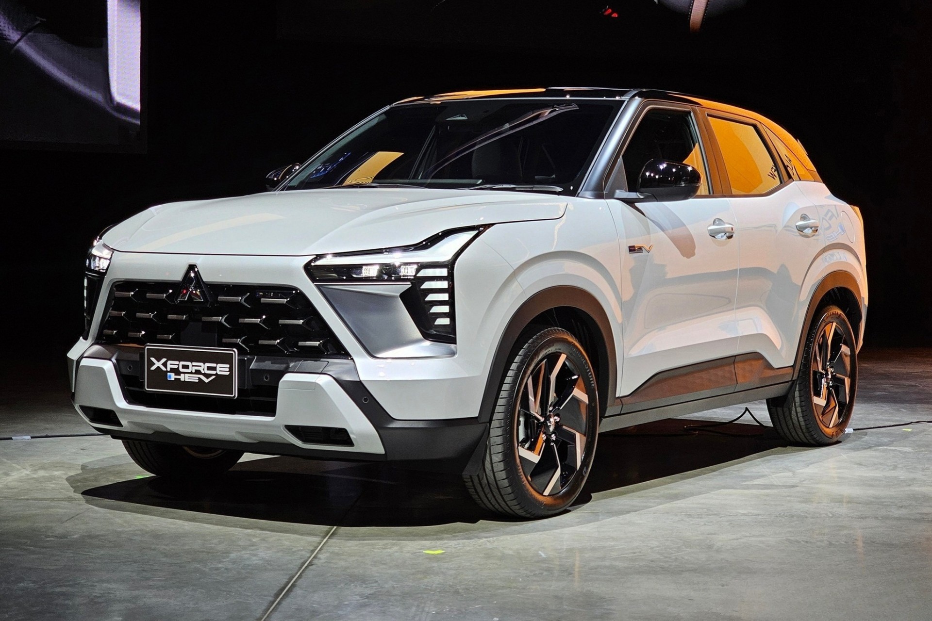 Khách hàng Thái chê Mitsubishi Xforce HEV giá đắt, quay xe ủng hộ Toyota Yaris Cross Khách hàng Thái chê Mitsubishi Xforce HEV giá đắt, quay xe ủng hộ Toyota Yaris Cross