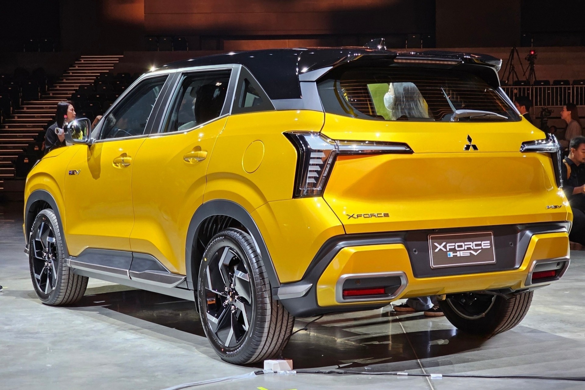 Khách hàng Thái chê Mitsubishi Xforce HEV giá đắt, quay xe ủng hộ Toyota Yaris Cross Khách hàng Thái chê Mitsubishi Xforce HEV giá đắt, quay xe ủng hộ Toyota Yaris Cross