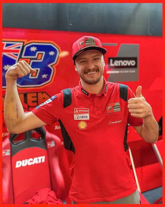 Tại sao có vết sẹo dài trên cẳng tay các tay đua Moto GP? Tại sao có vết sẹo dài trên cẳng tay các tay đua Moto GP?