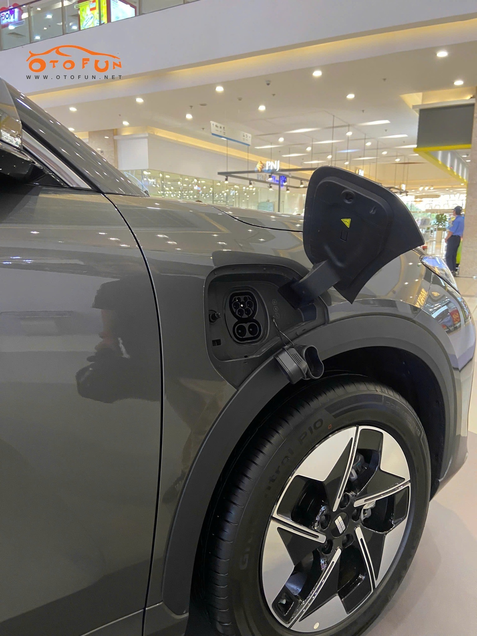 Cận cảnh xe điện Geely EX5: Thiết kế đẹp mắt, đối thủ đáng gờm của VinFast VF6 Cận cảnh xe điện Geely EX5: Thiết kế đẹp mắt, đối thủ đáng gờm của VinFast VF6
