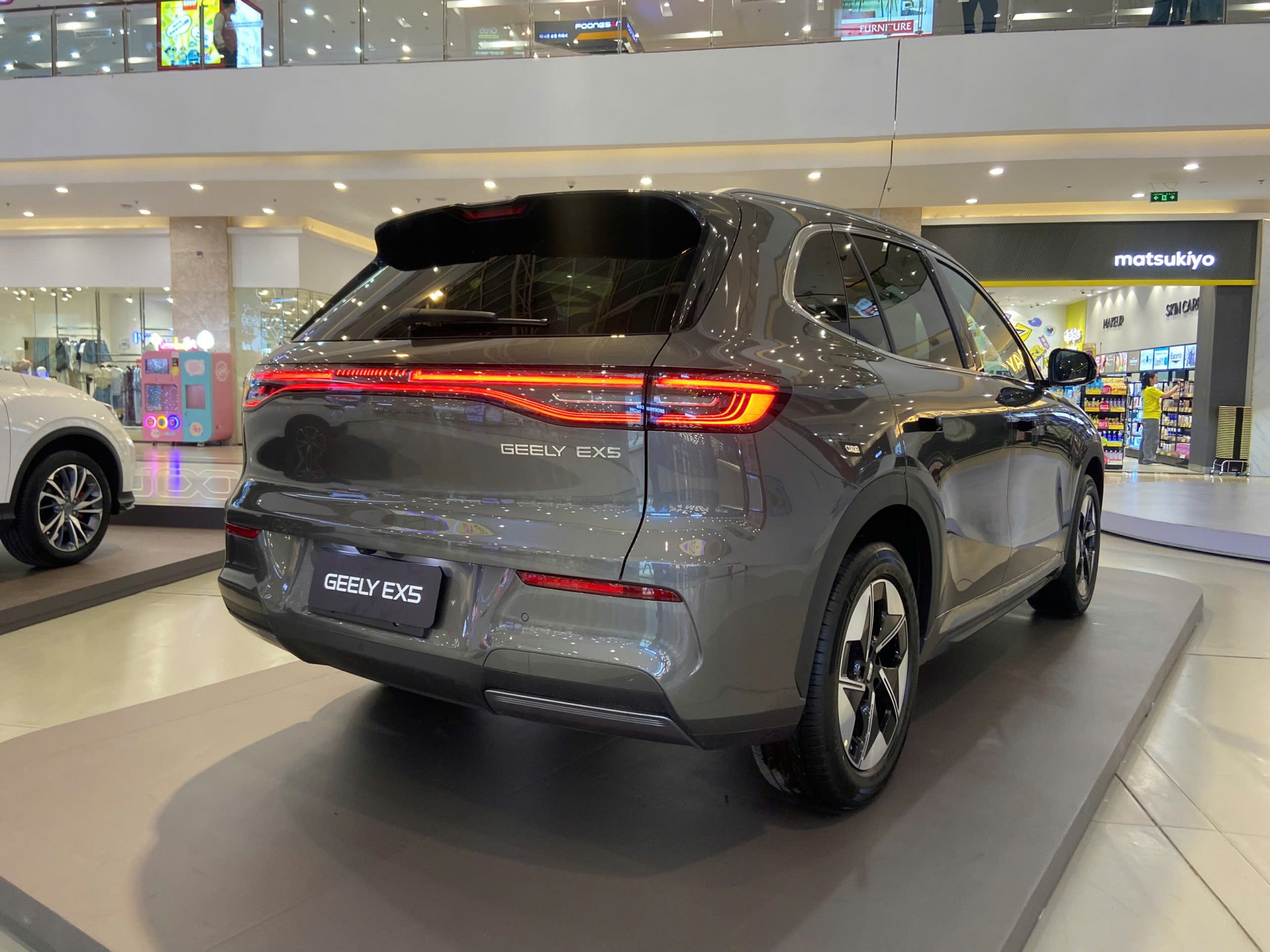 Cận cảnh xe điện Geely Ex5: Thiết kế đẹp mắt, đối thủ đáng gờm của VinFast VF6 Cận cảnh xe điện Geely Ex5: Thiết kế đẹp mắt, đối thủ đáng gờm của VinFast VF6