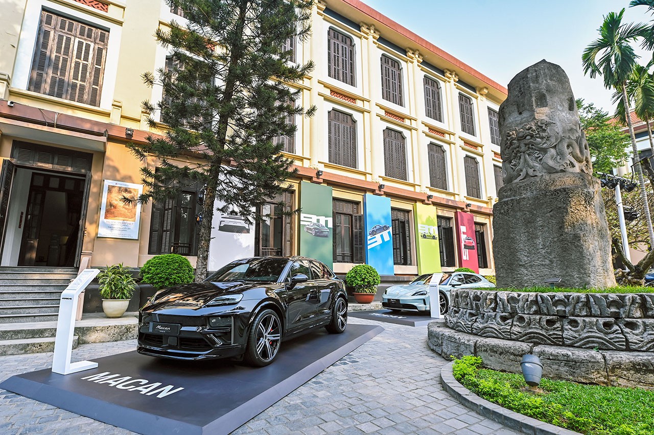 Triển lãm Porsche 911 - The one and always Triển lãm Porsche 911 - The one and always
